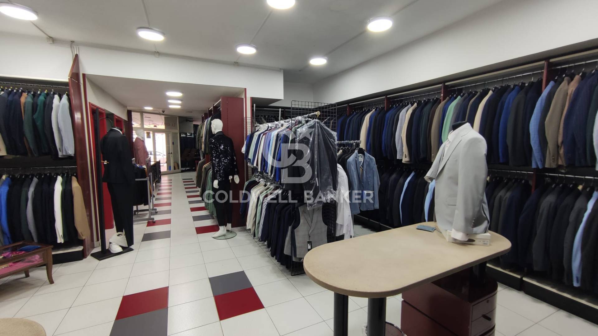 Locale commerciale in vendita a Taranto, Borgo