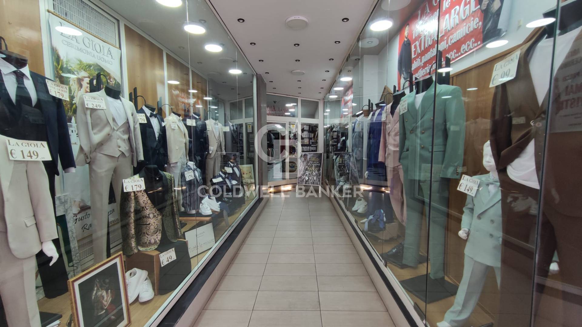 Locale commerciale in vendita a Taranto, Borgo