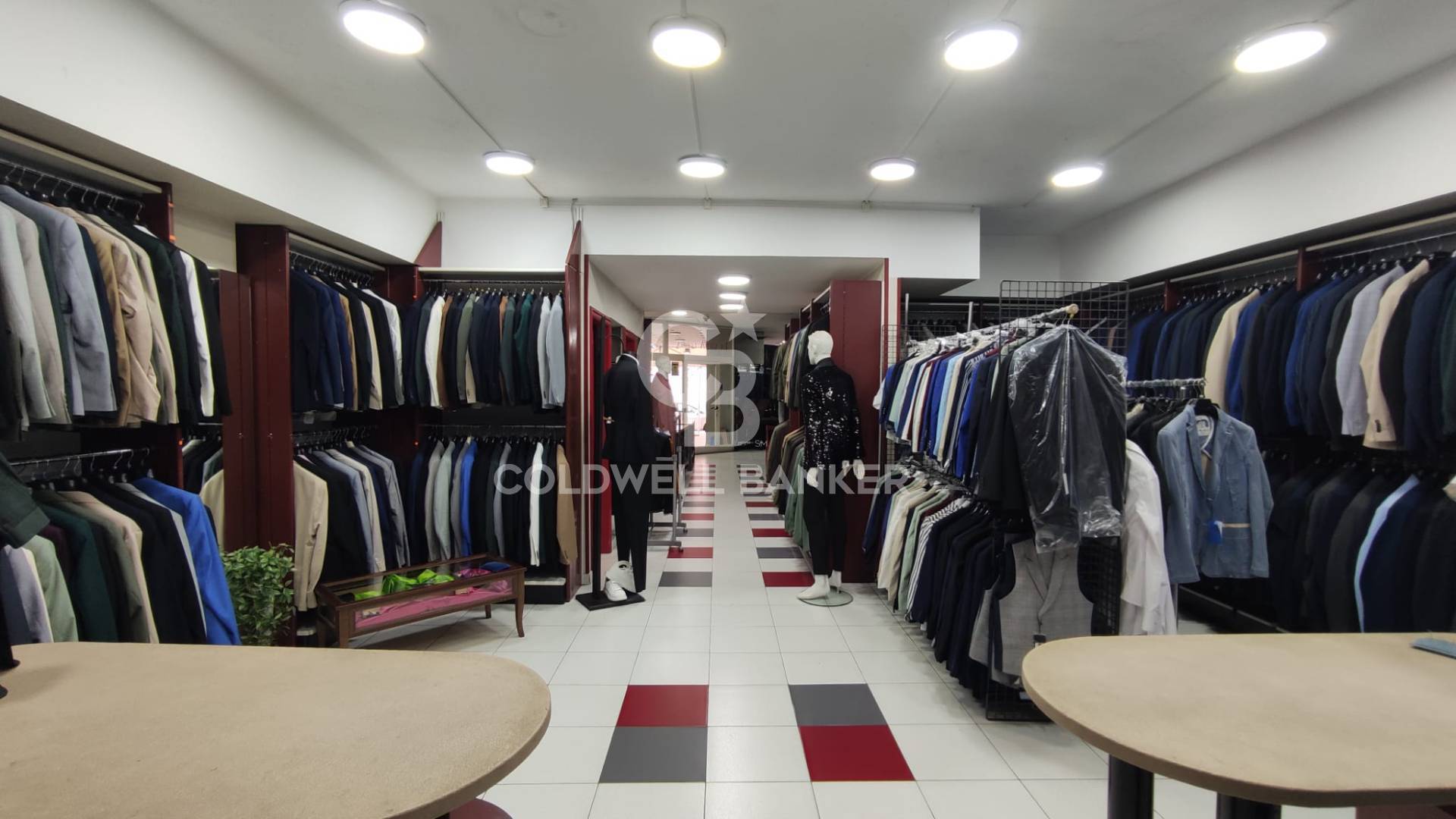 Locale commerciale in vendita a Taranto, Borgo