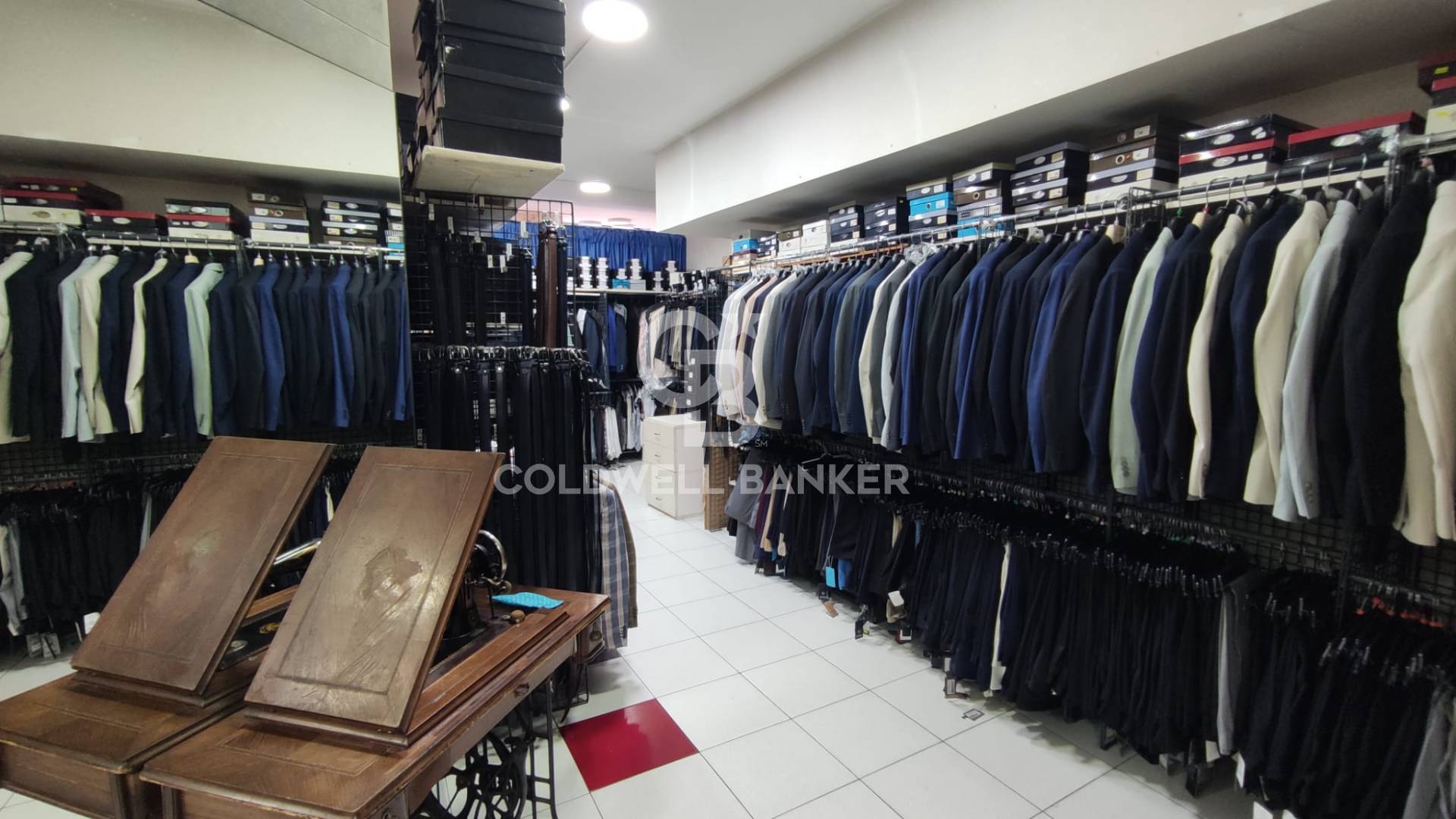 Locale commerciale in vendita a Taranto, Borgo