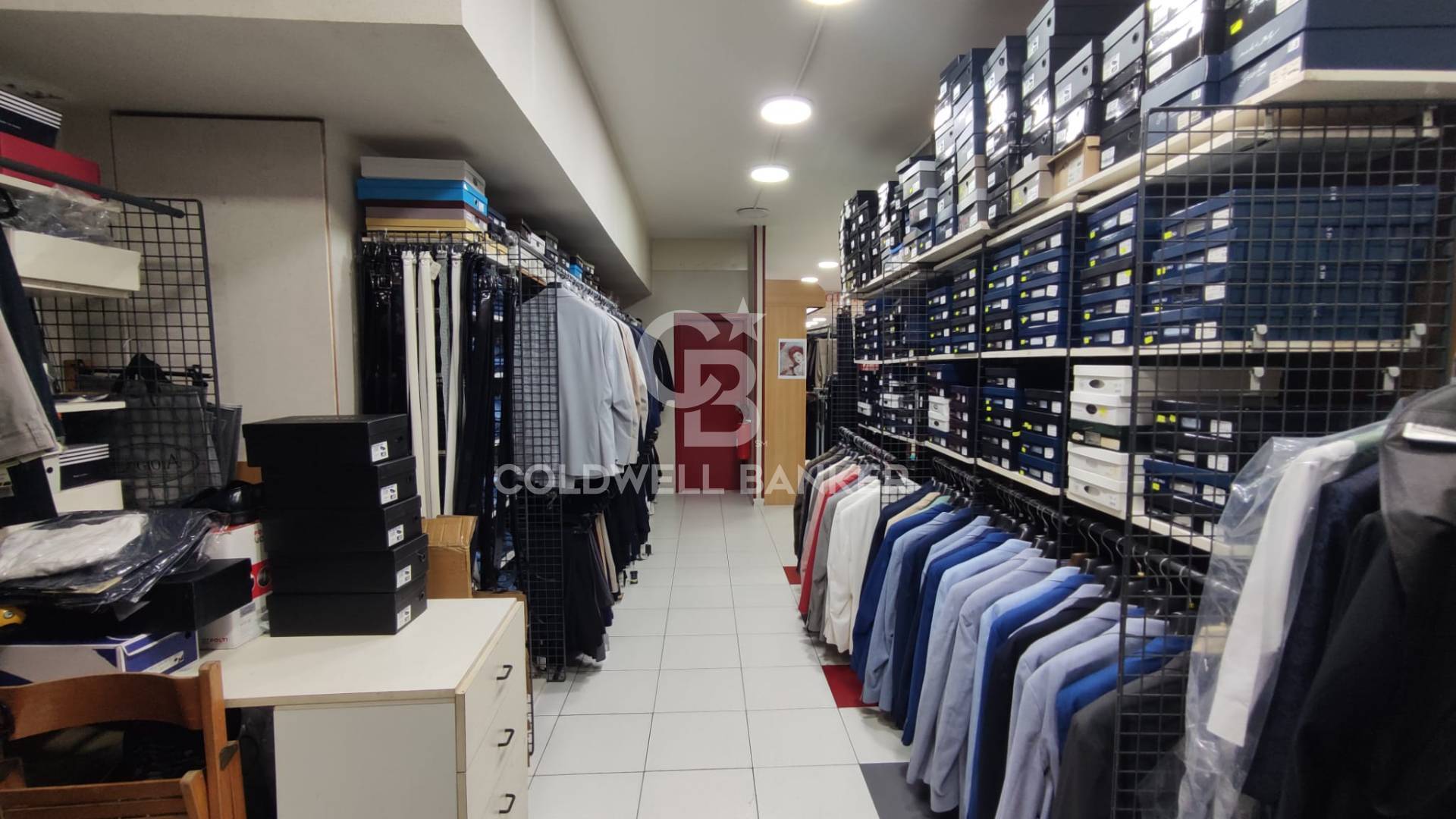 Locale commerciale in vendita a Taranto, Borgo
