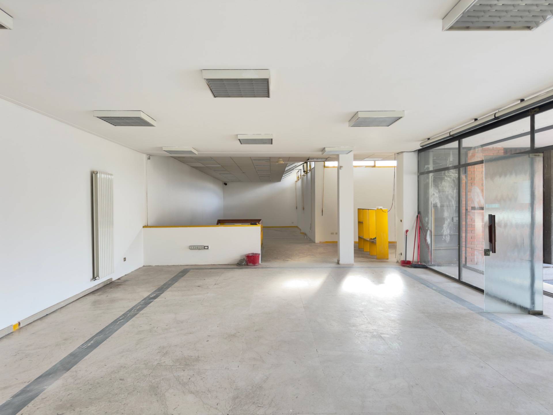 Edificio Industriale in vendita a Induno Olona