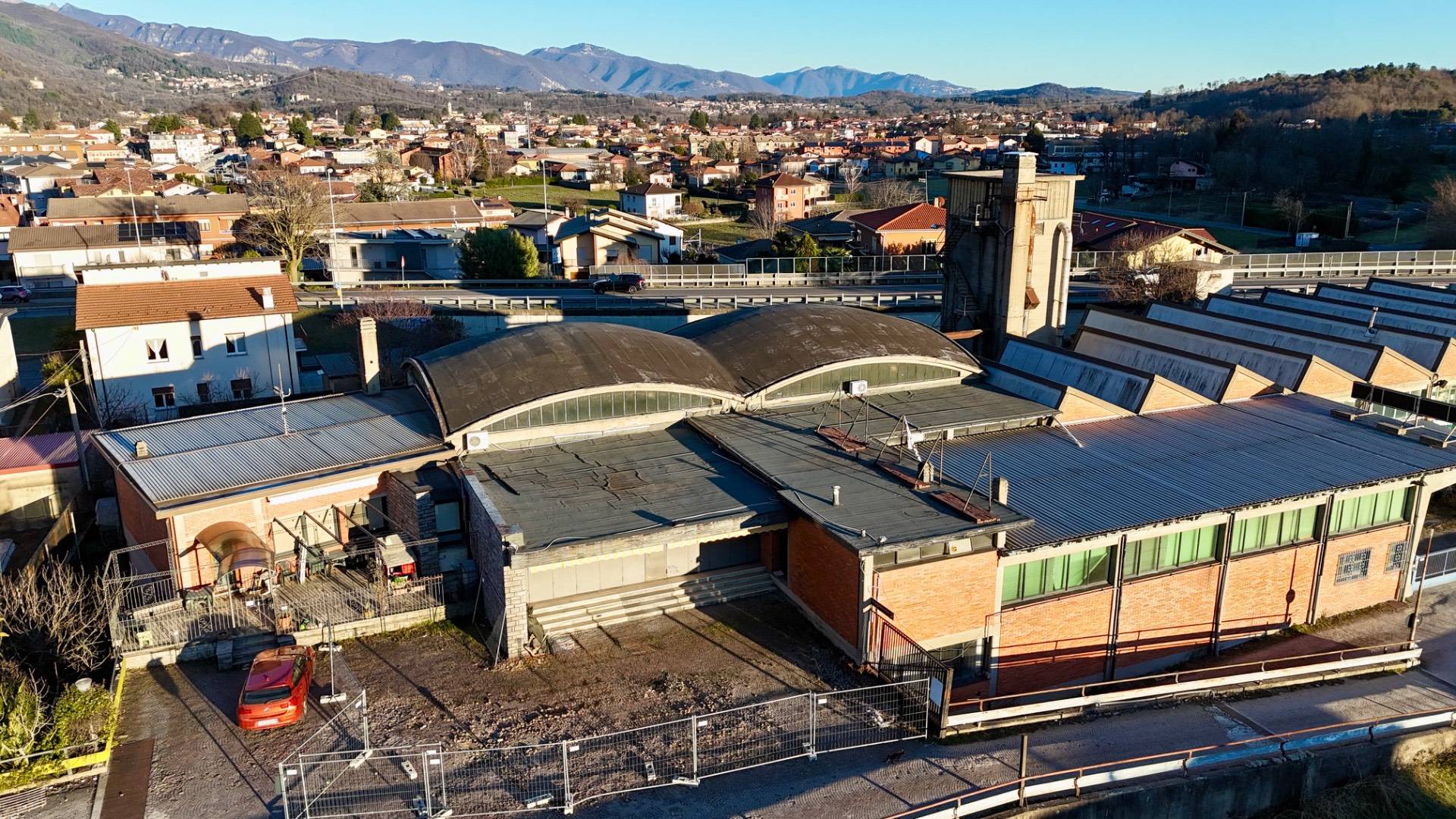 Edificio Industriale in vendita a Induno Olona