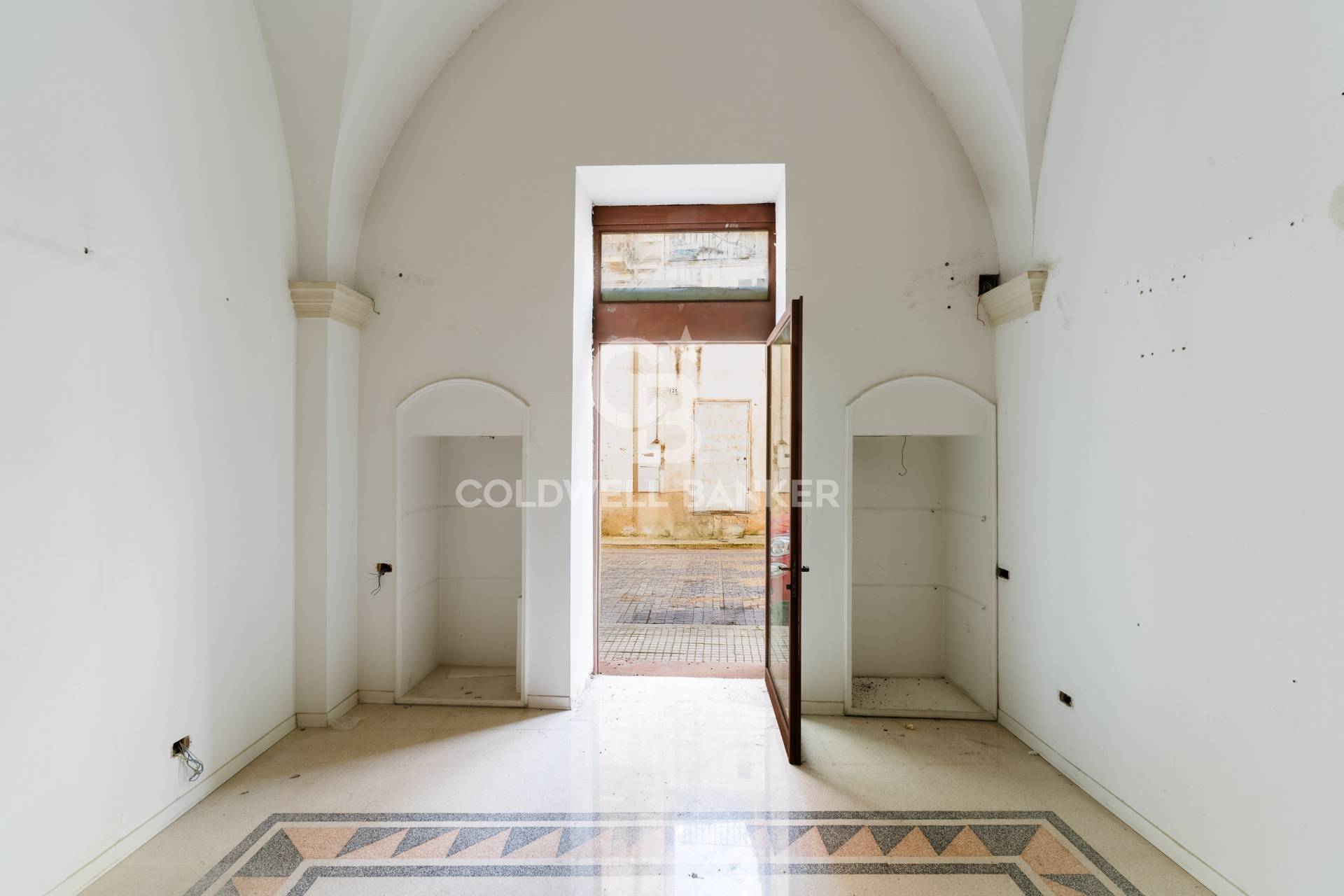 Locale commerciale in vendita a Galatina