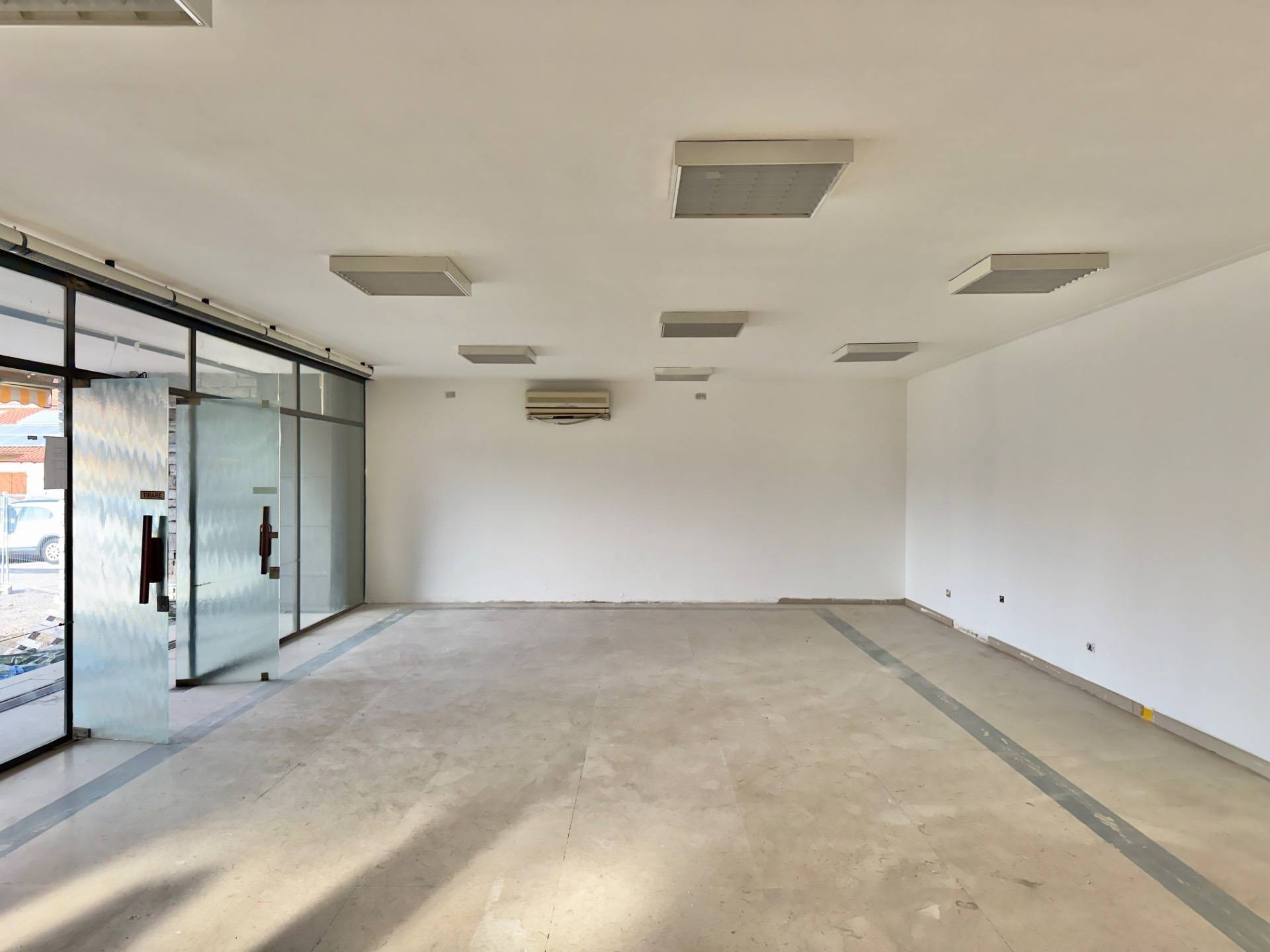 Capannone industriale in vendita a Induno Olona