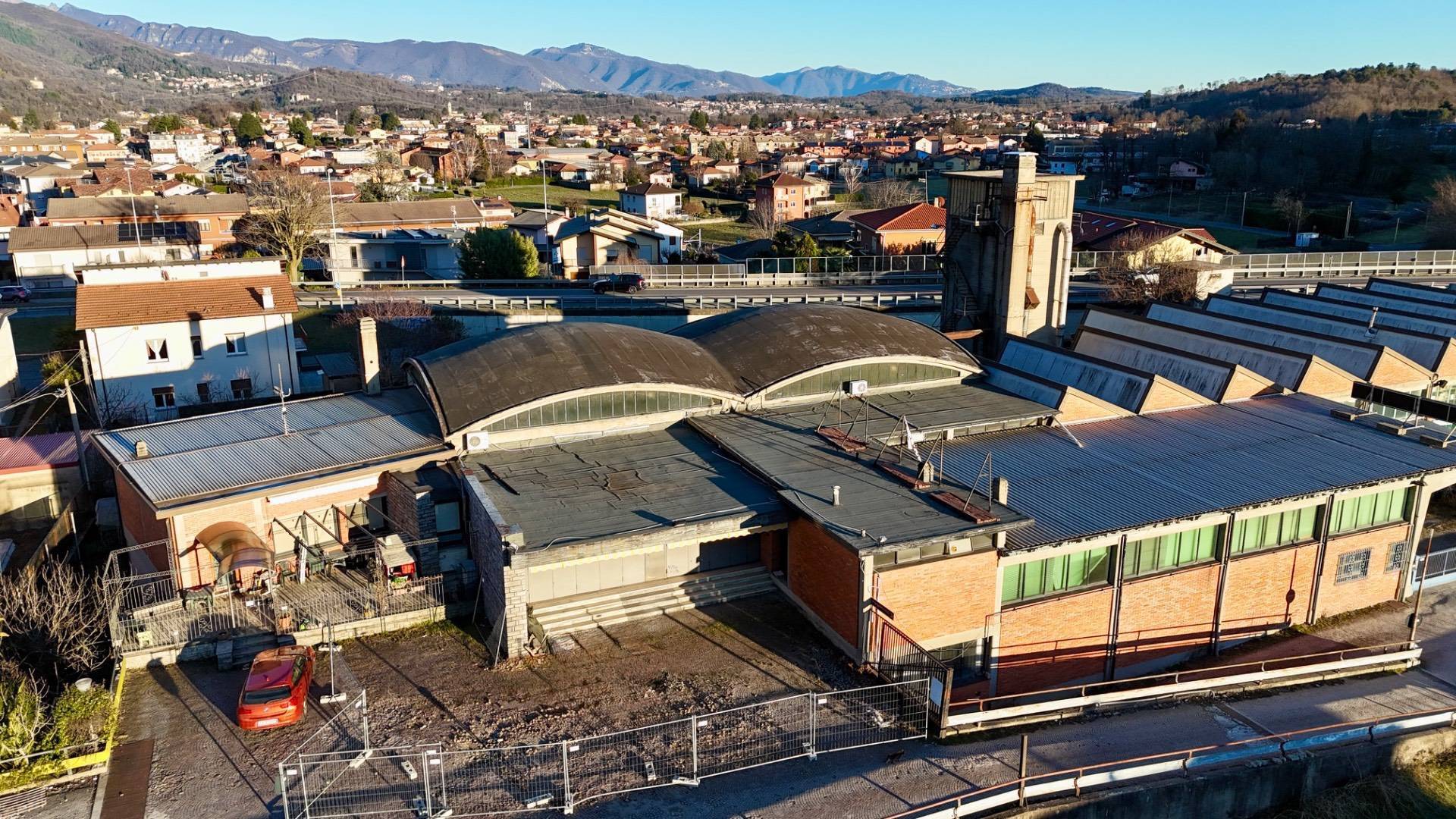 Capannone industriale in vendita a Induno Olona