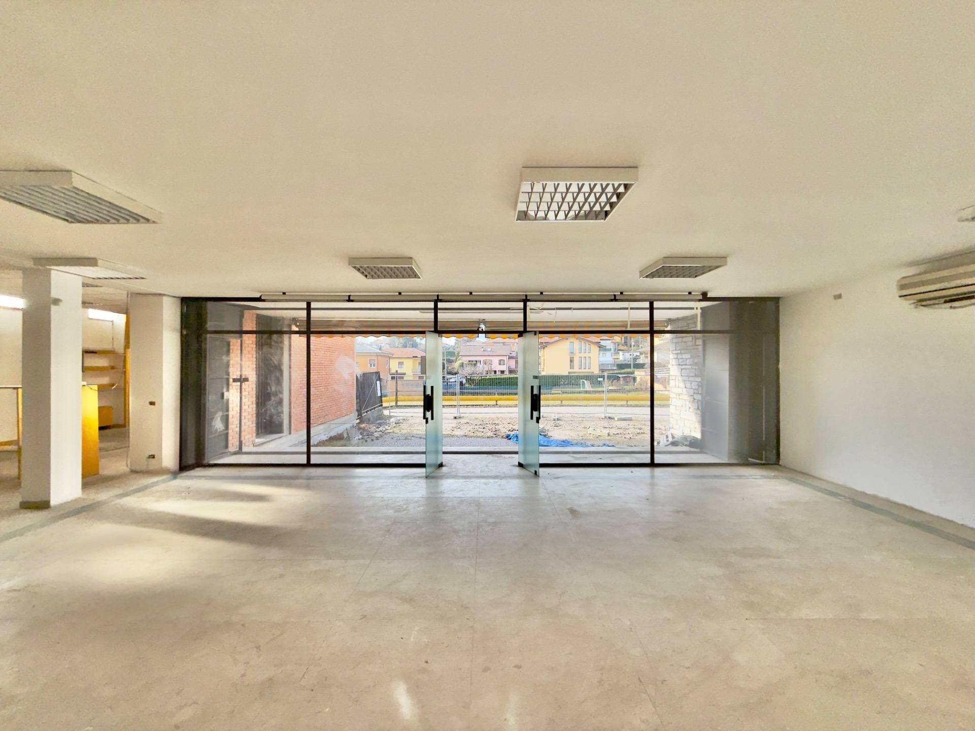 Capannone industriale in vendita a Induno Olona