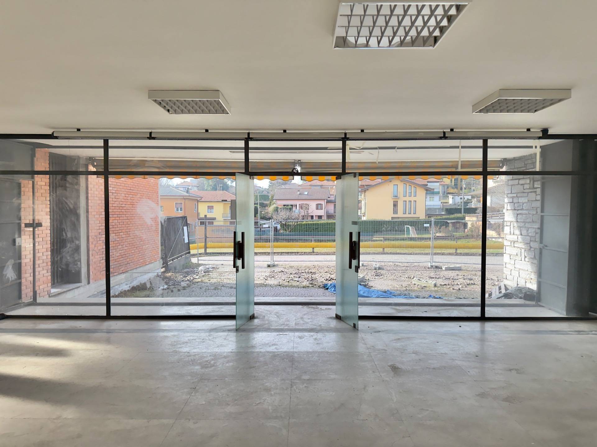 Capannone industriale in vendita a Induno Olona