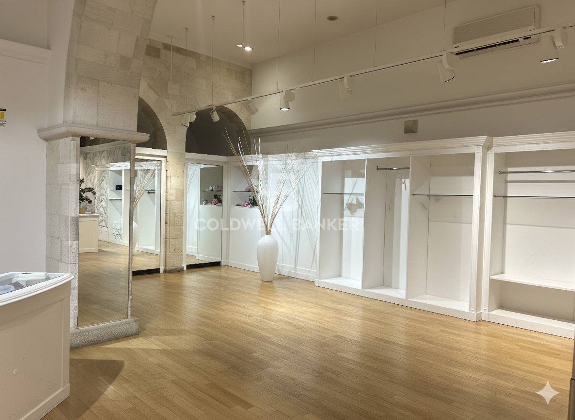 Locale commerciale in affitto a Barletta