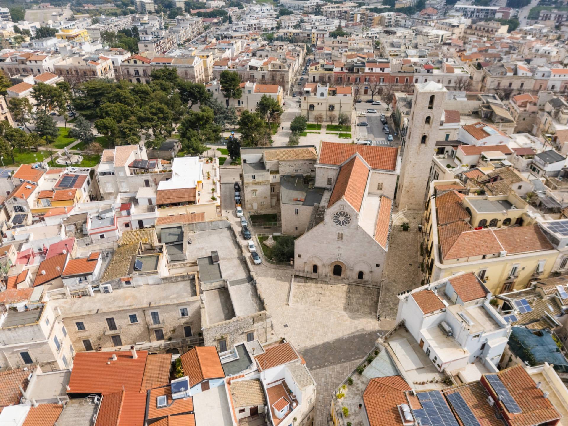 Palazzo in vendita a Ruvo di Puglia, Centro