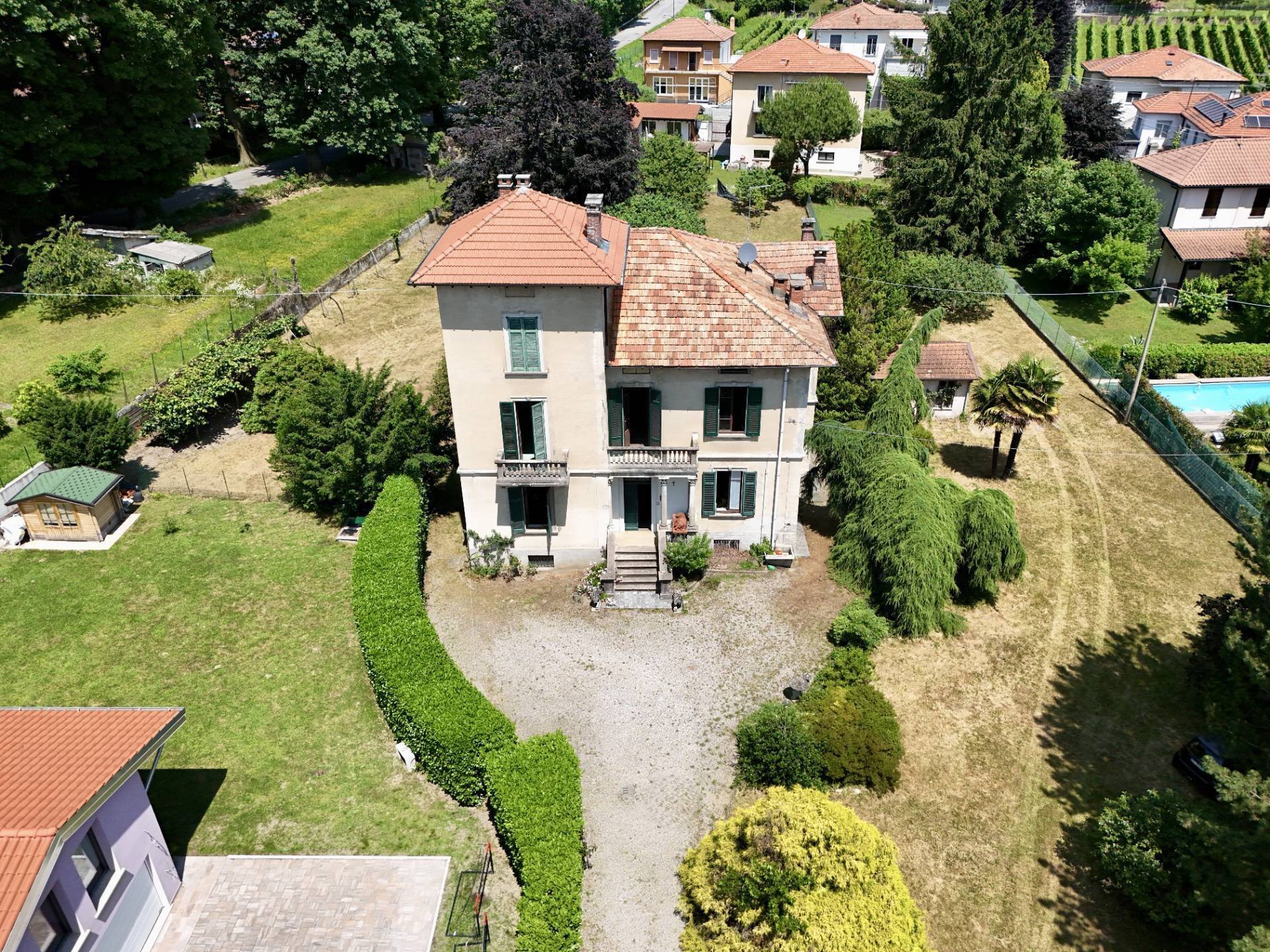 Villa storica in vendita a Casciago