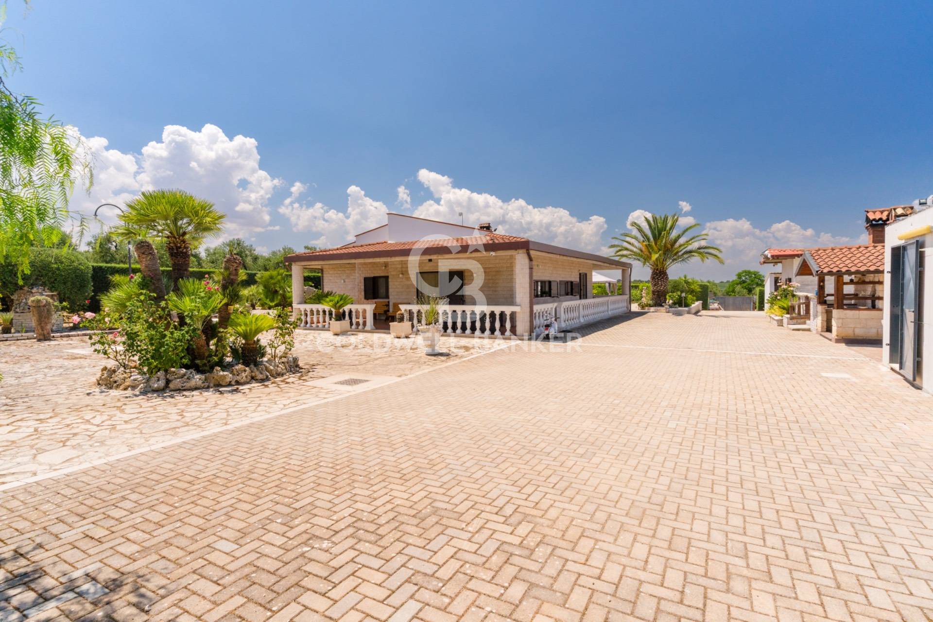Villa bifamiliare in vendita a Andria