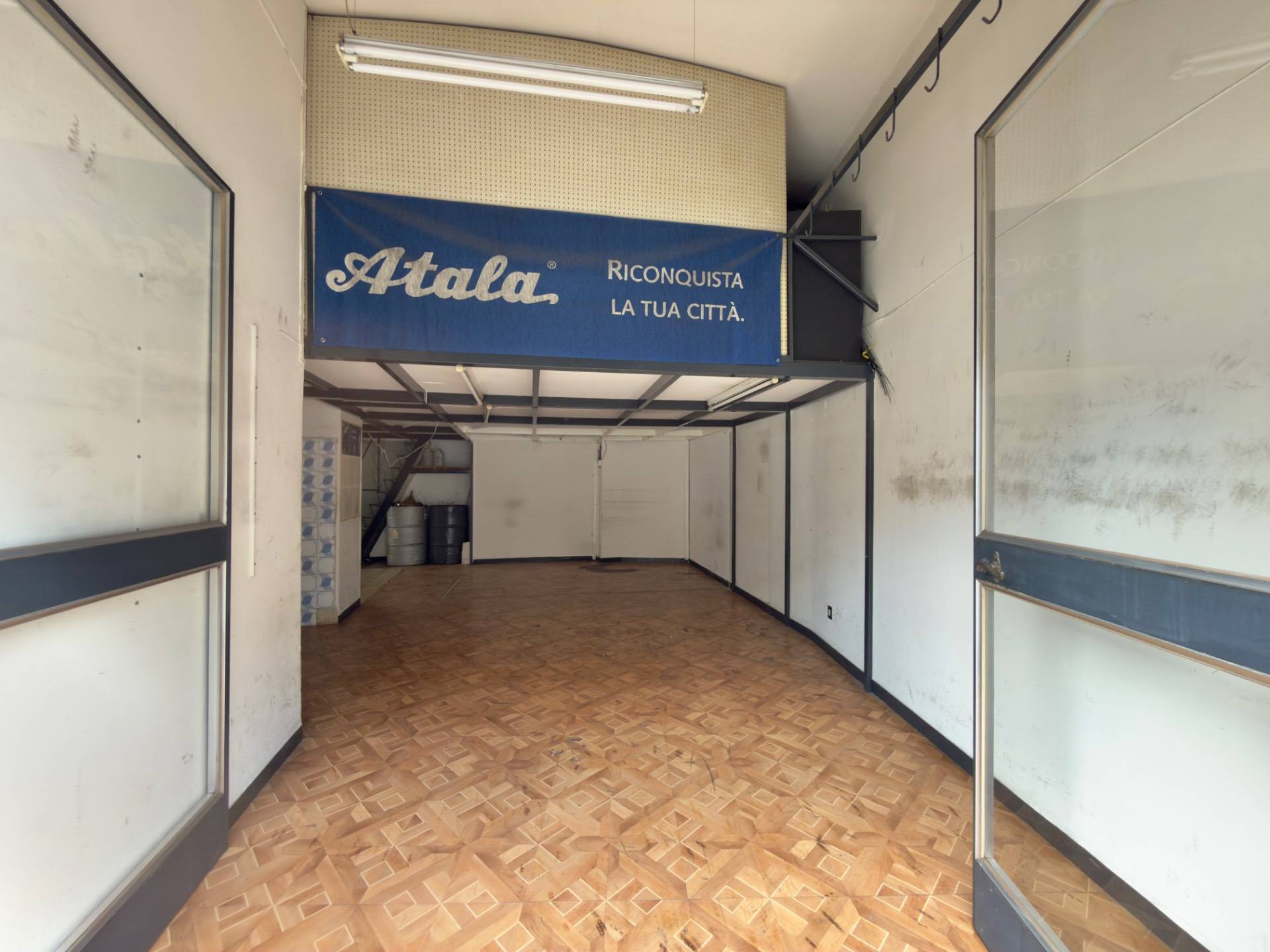 Locale commerciale in vendita a Andria