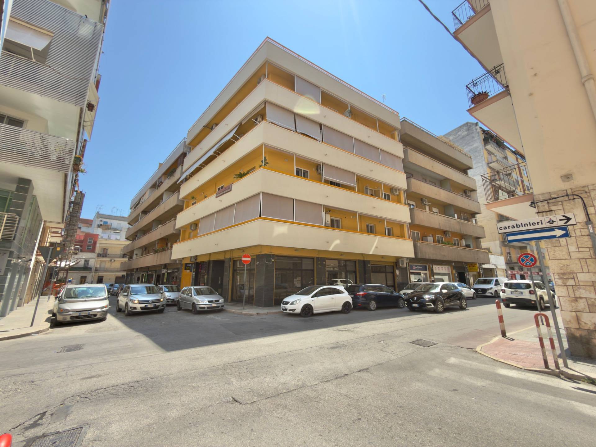 Locale commerciale in vendita a Barletta