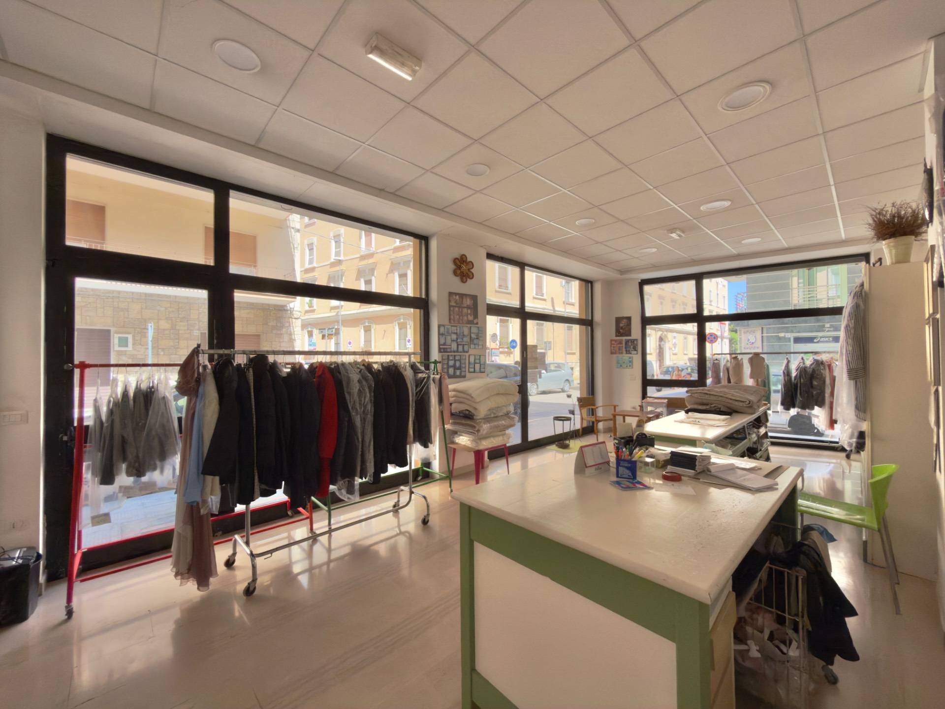 Locale commerciale in vendita a Barletta