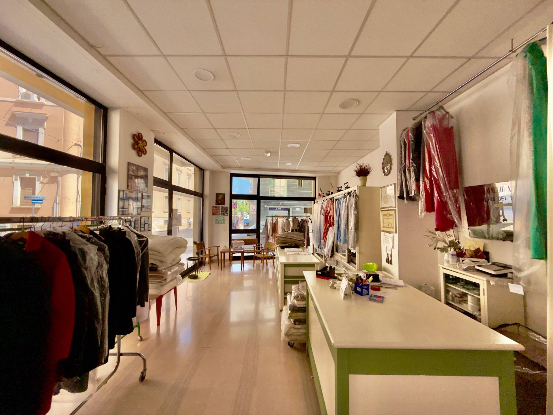Locale commerciale in vendita a Barletta