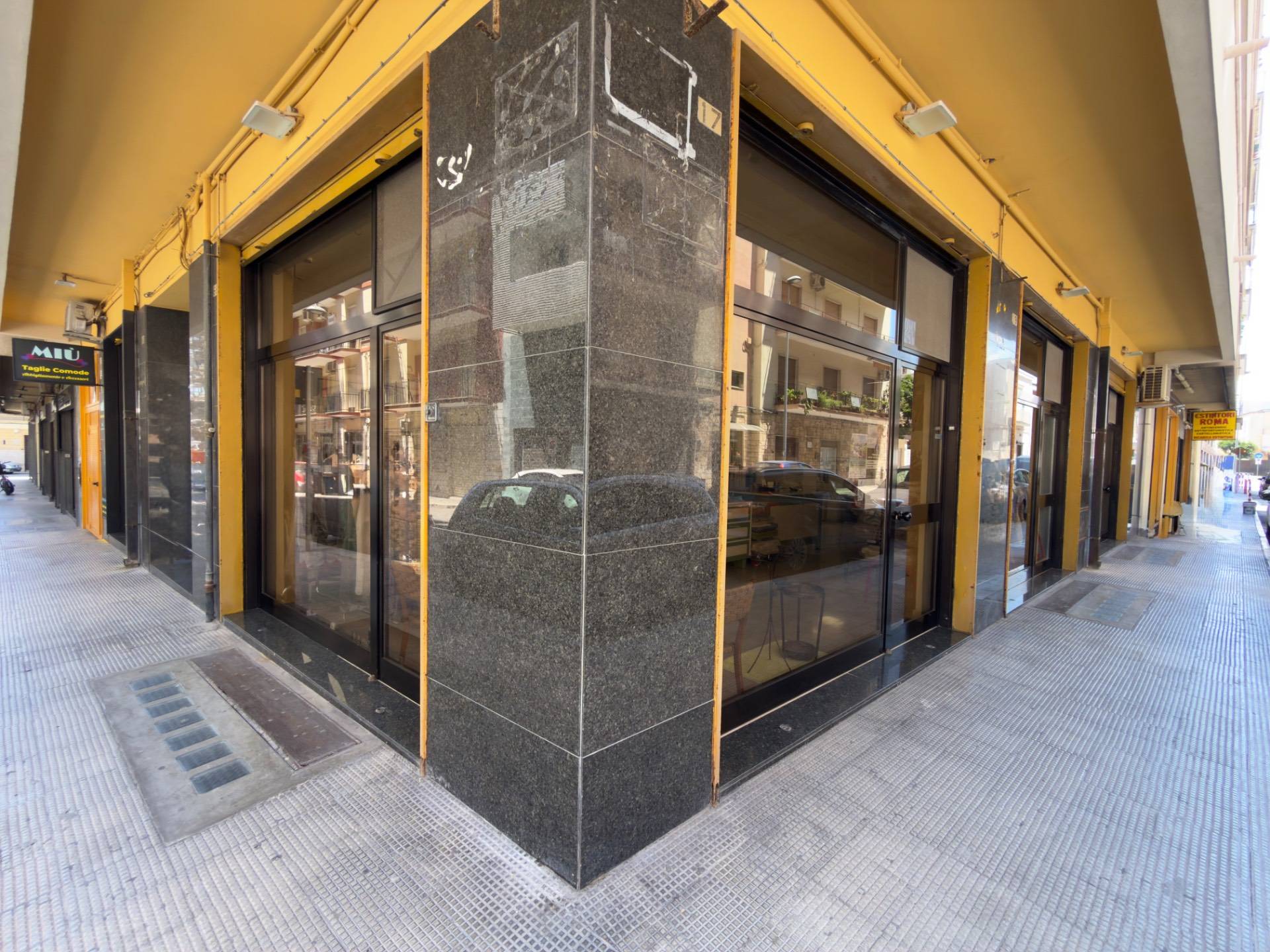Locale commerciale in vendita a Barletta