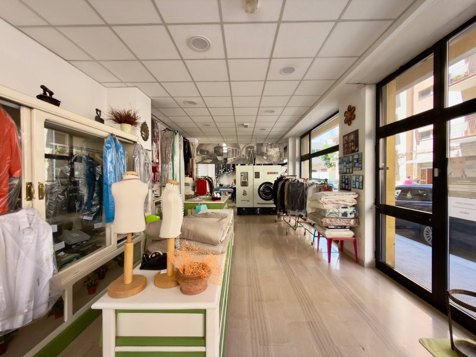 Locale commerciale in vendita a Barletta