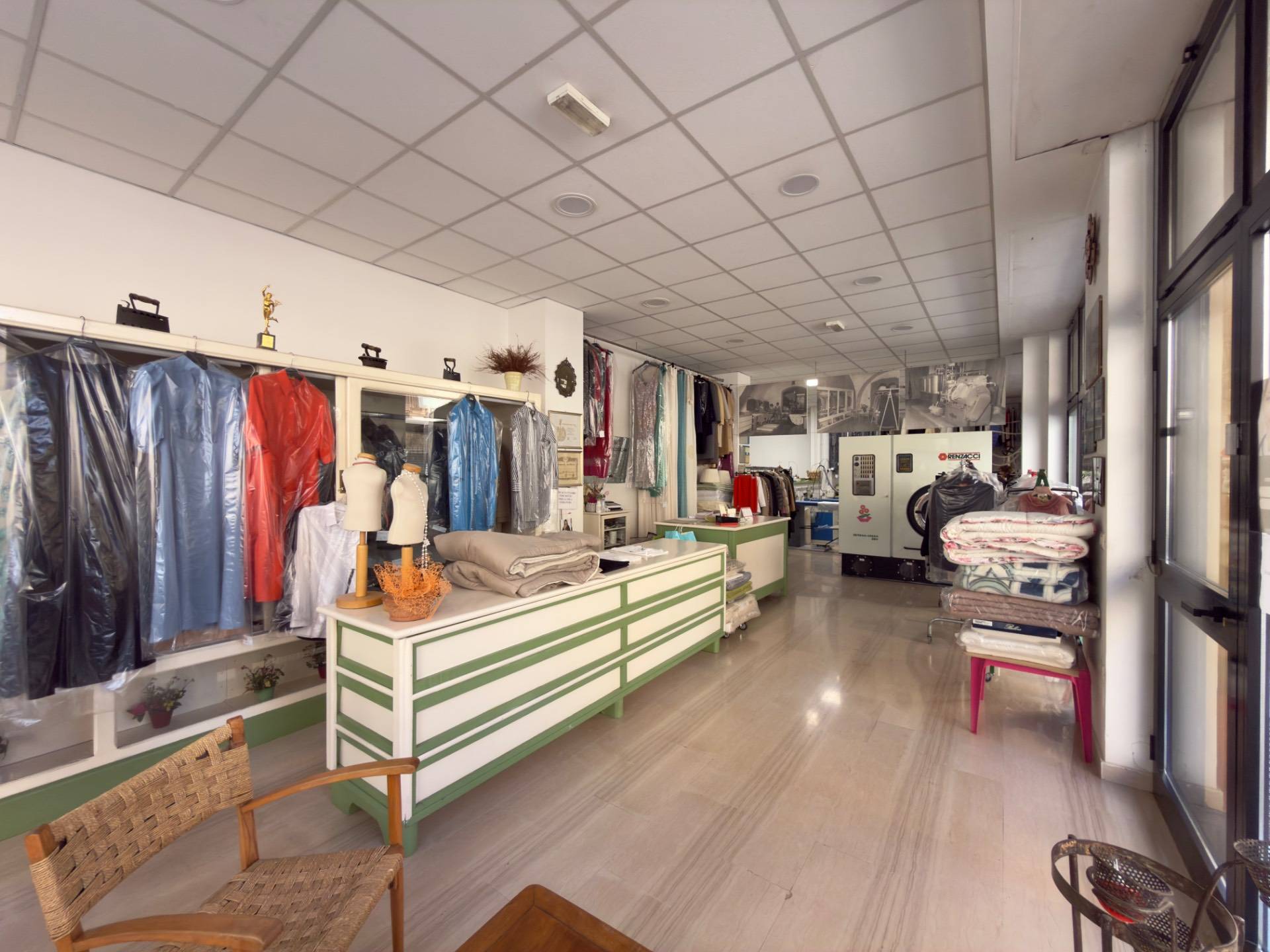 Locale commerciale in vendita a Barletta