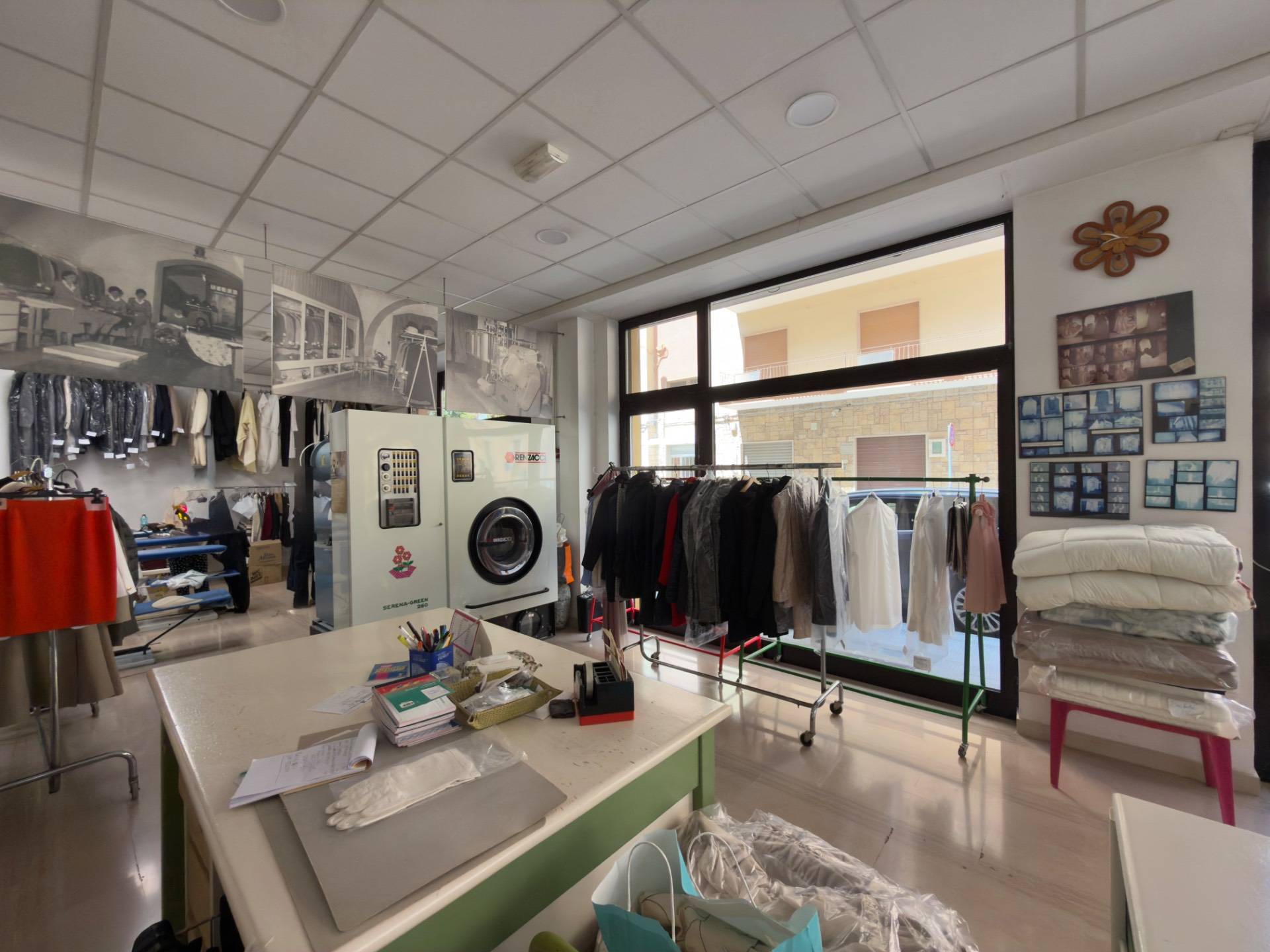 Locale commerciale in vendita a Barletta