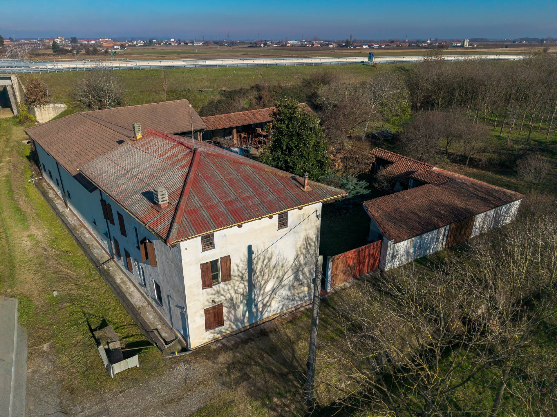 Rustico/Casale/Corte in vendita a Santhi