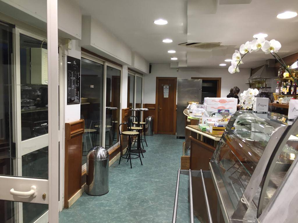 Locale commerciale in vendita a Roma