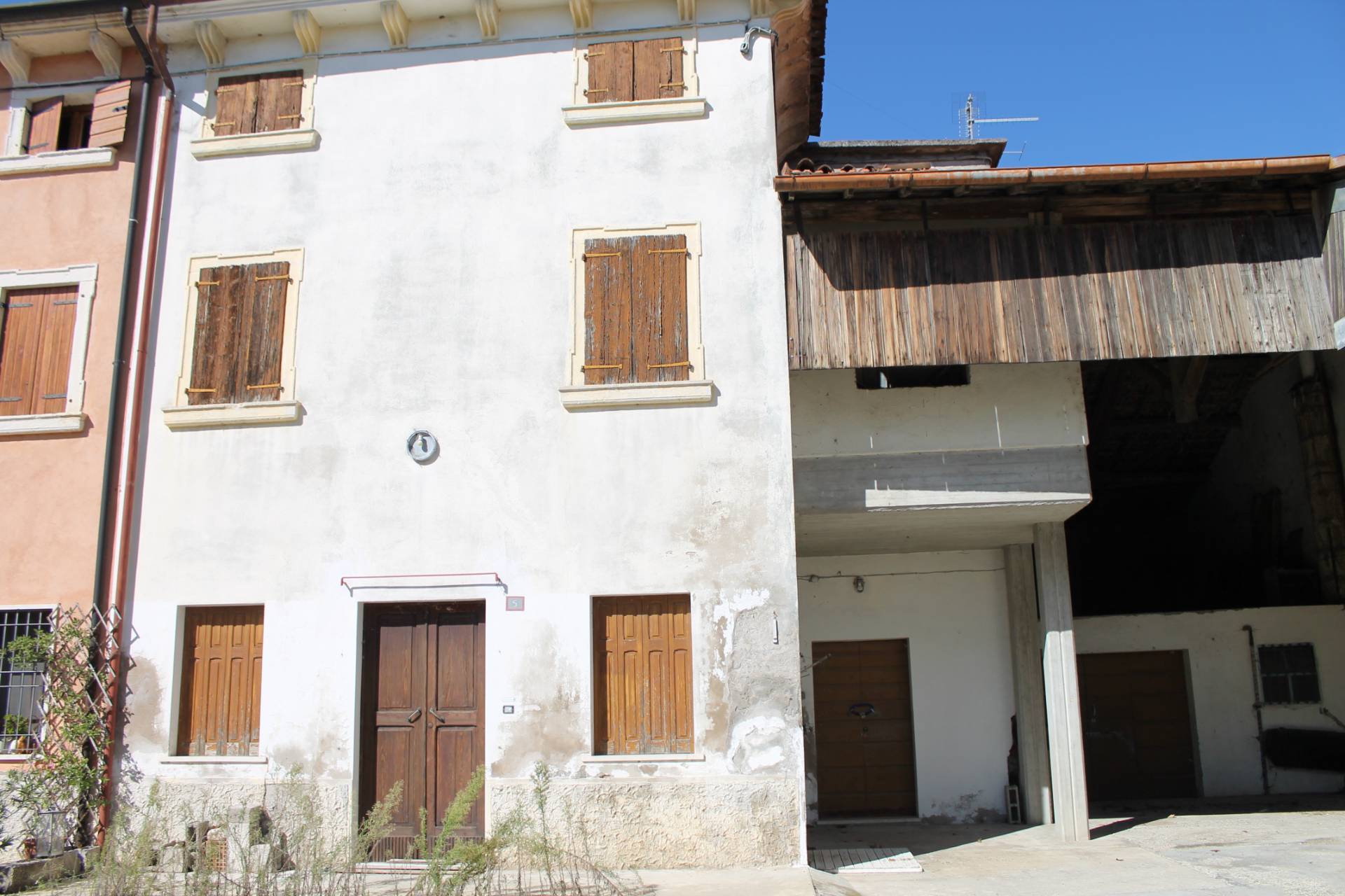 Rustico in vendita a Lavagno