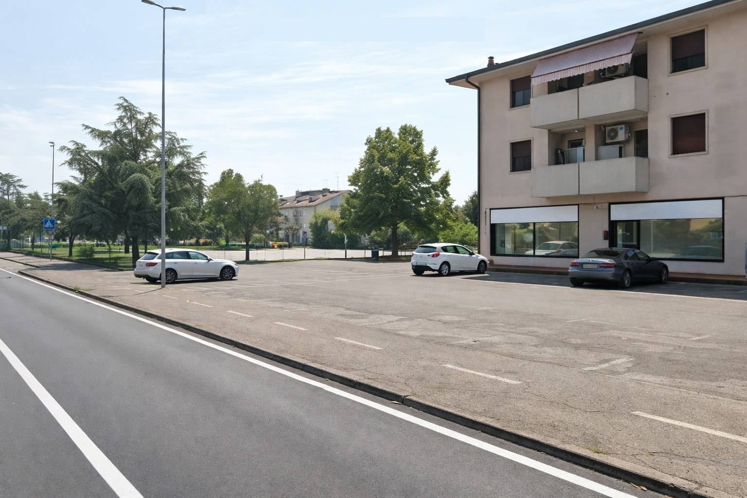 Locale commerciale in affitto a San Giovanni Lupatoto, Pozzo