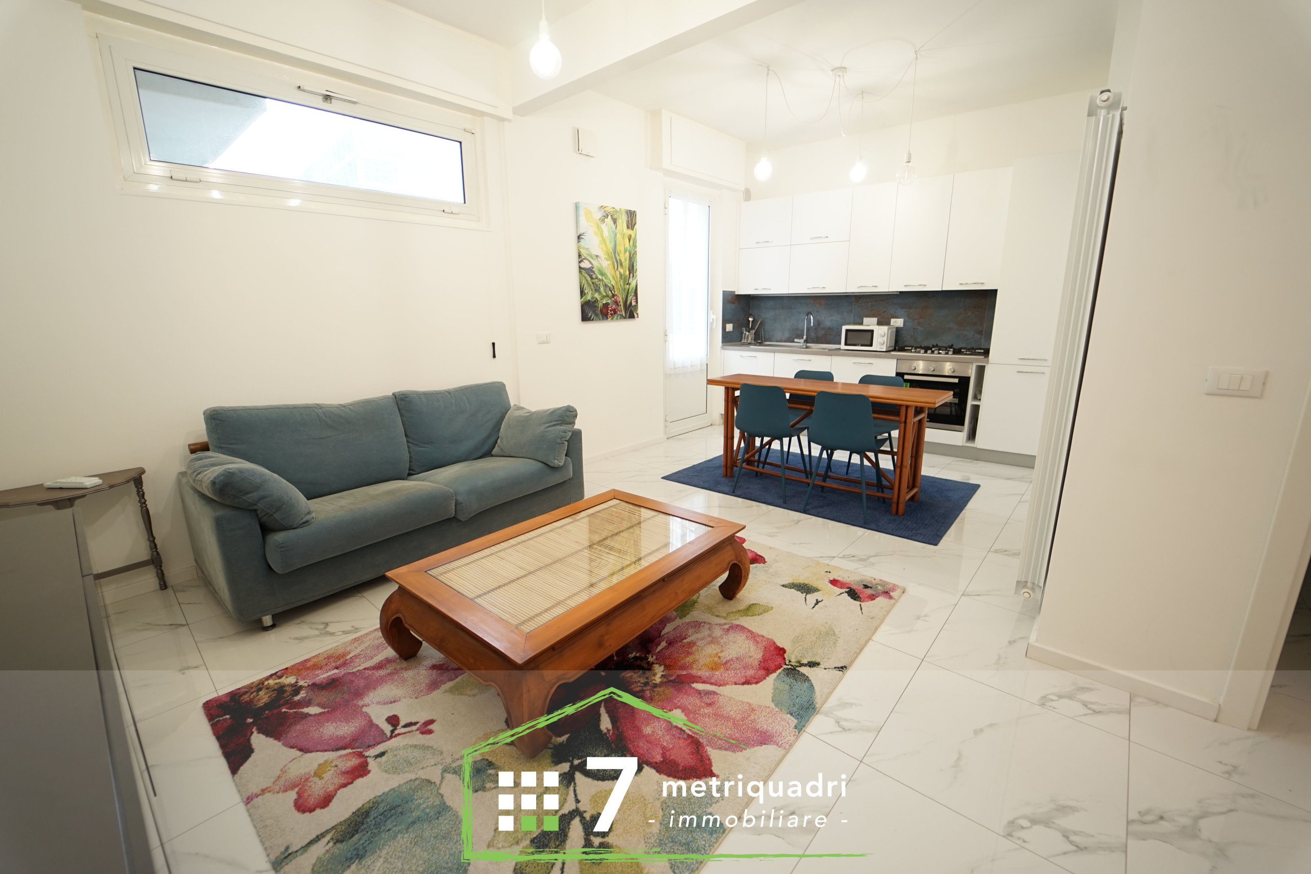 Quadrilocale con terrazzo, Chiavari lungomare