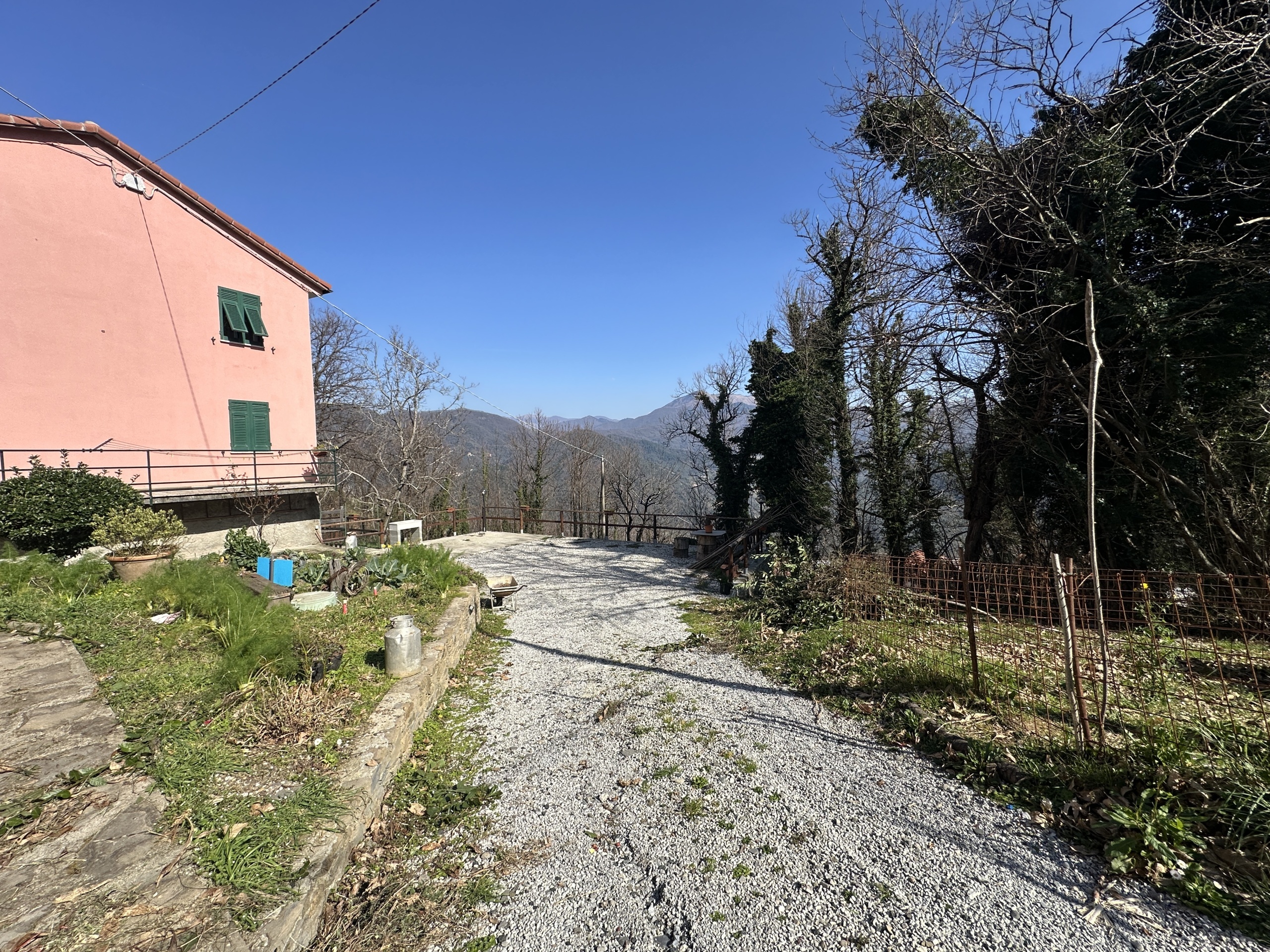 Appartamento con giardino in via tolceto 57, Ne