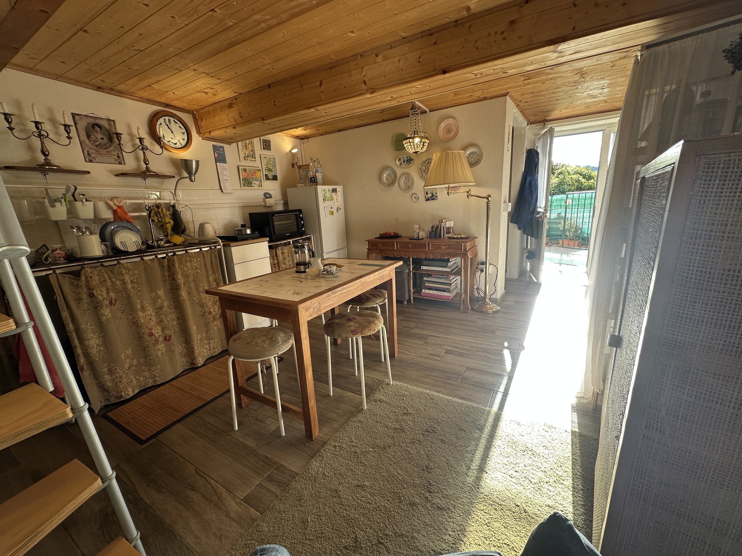 Casa indipendente con terrazzo, Moconesi chiose