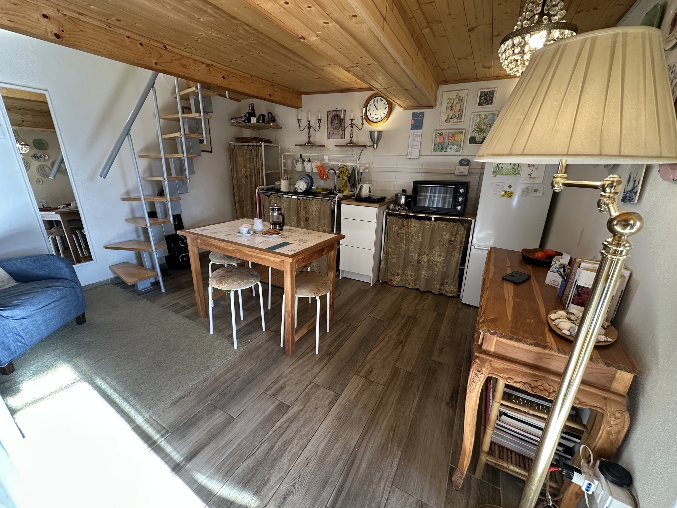 Casa indipendente con terrazzo, Moconesi chiose