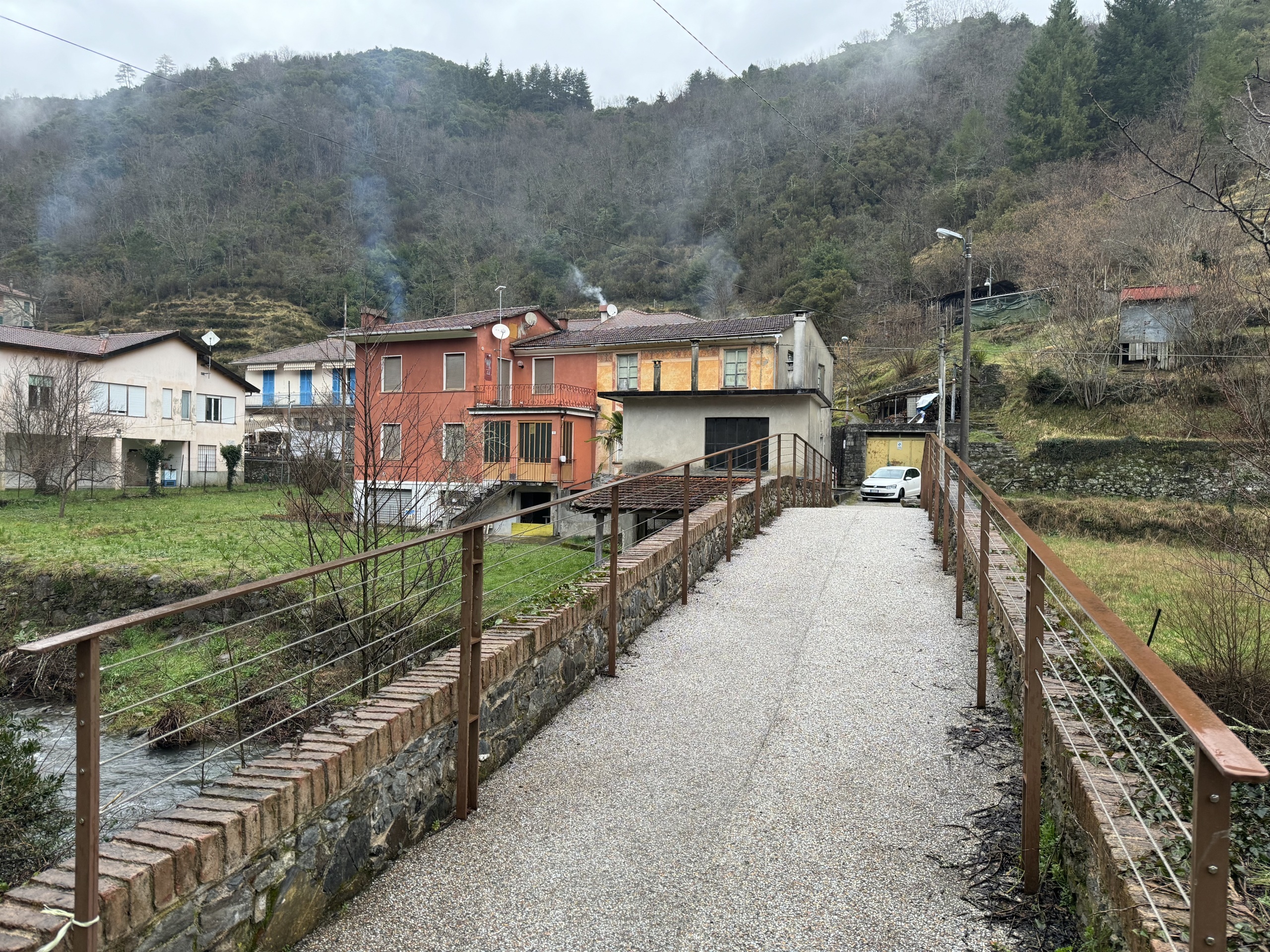 Casa indipendente con box doppio, San Colombano Certenoli cichero