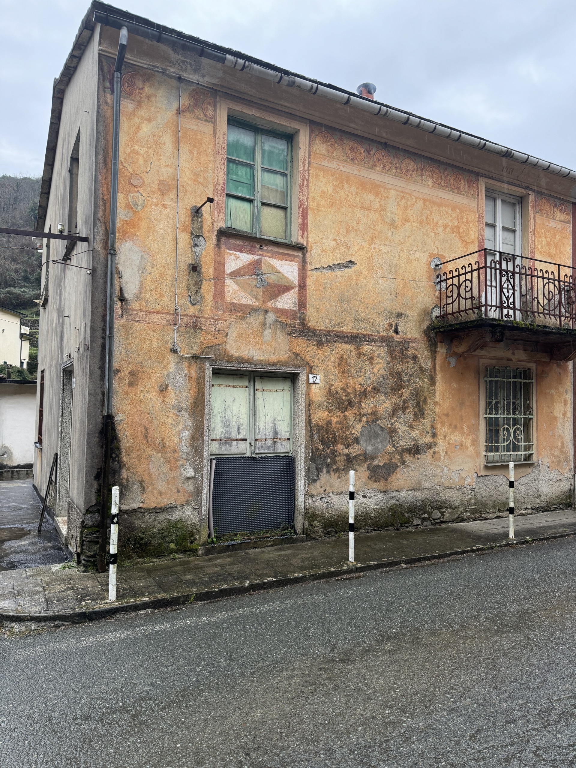 Casa indipendente con box doppio, San Colombano Certenoli cichero