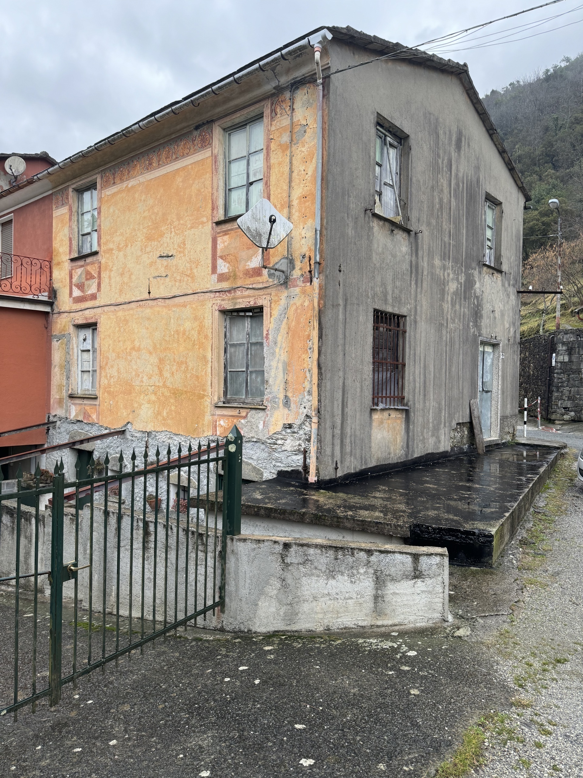 Casa indipendente con box doppio, San Colombano Certenoli cichero