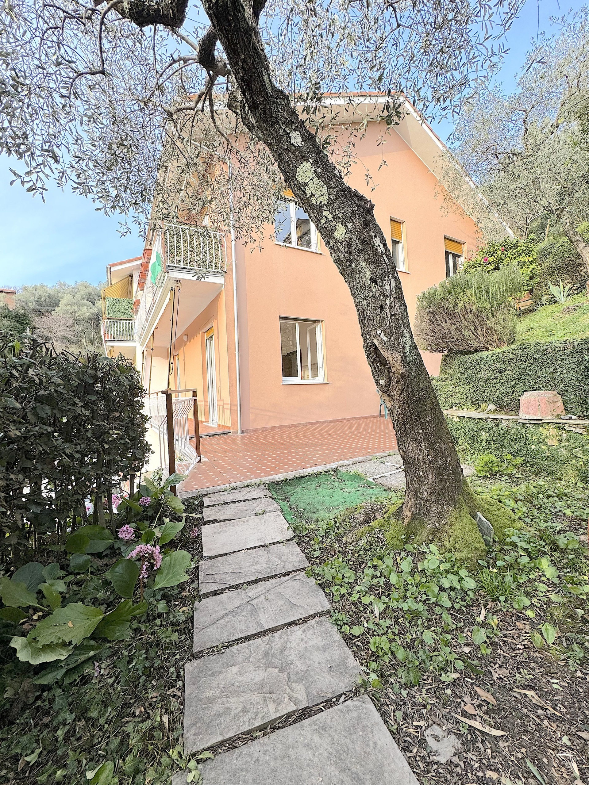 Quadrilocale in affitto a Leivi