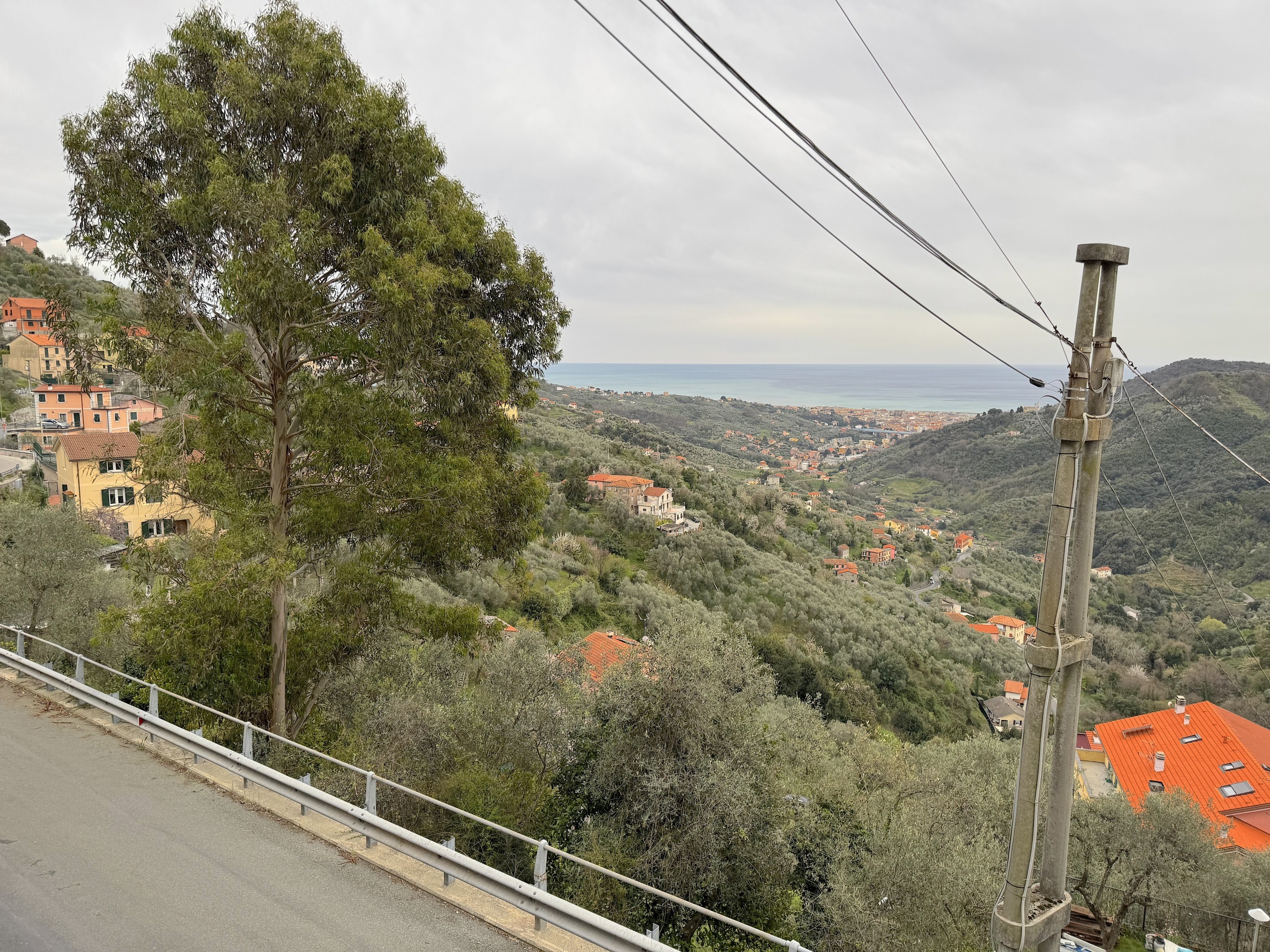 Casa indipendente con box a Leivi