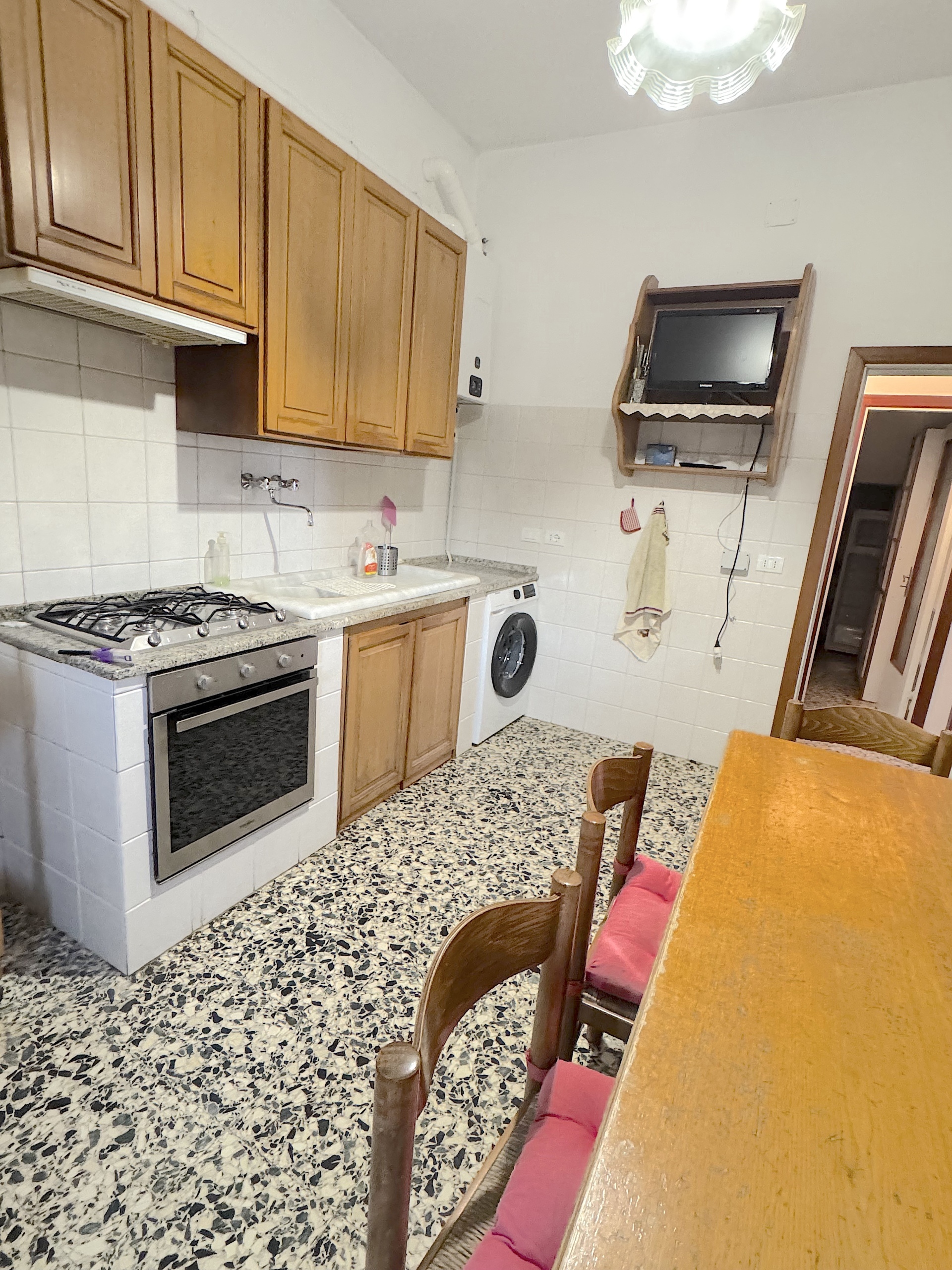 Casa indipendente con box a Leivi