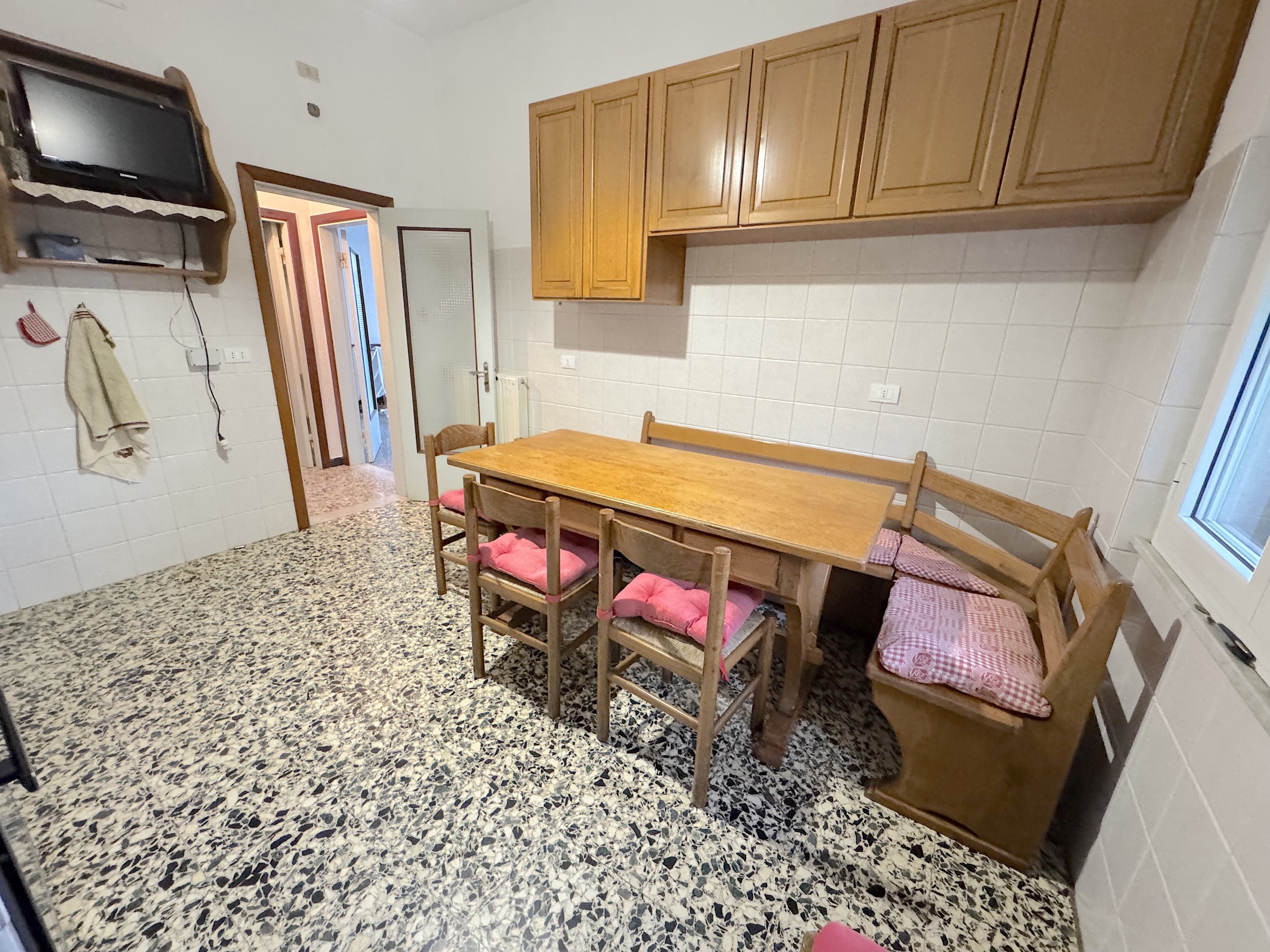 Casa indipendente con box a Leivi