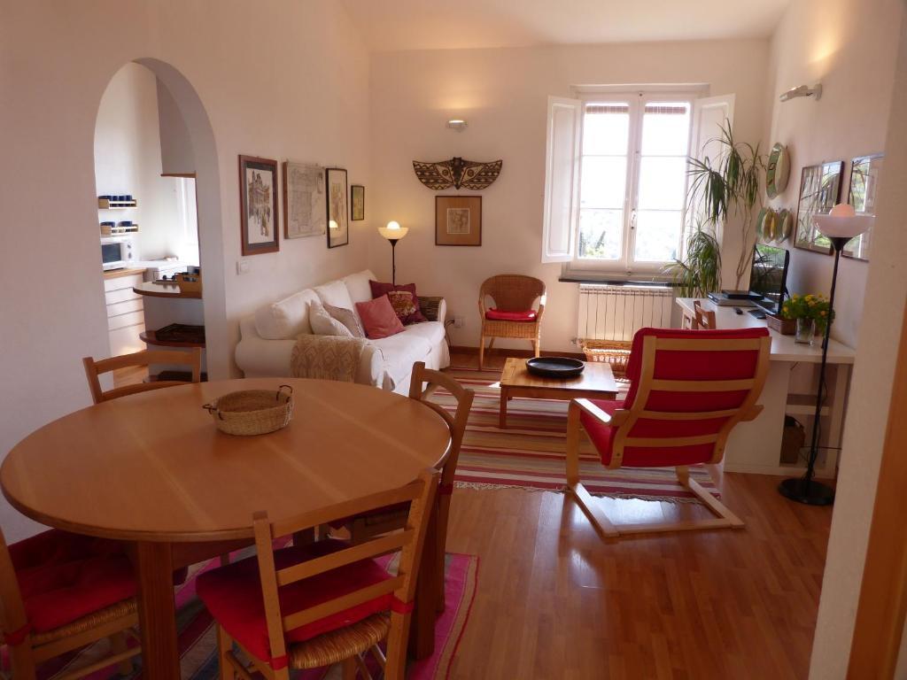 Casa indipendente con giardino, Chiavari centro levante