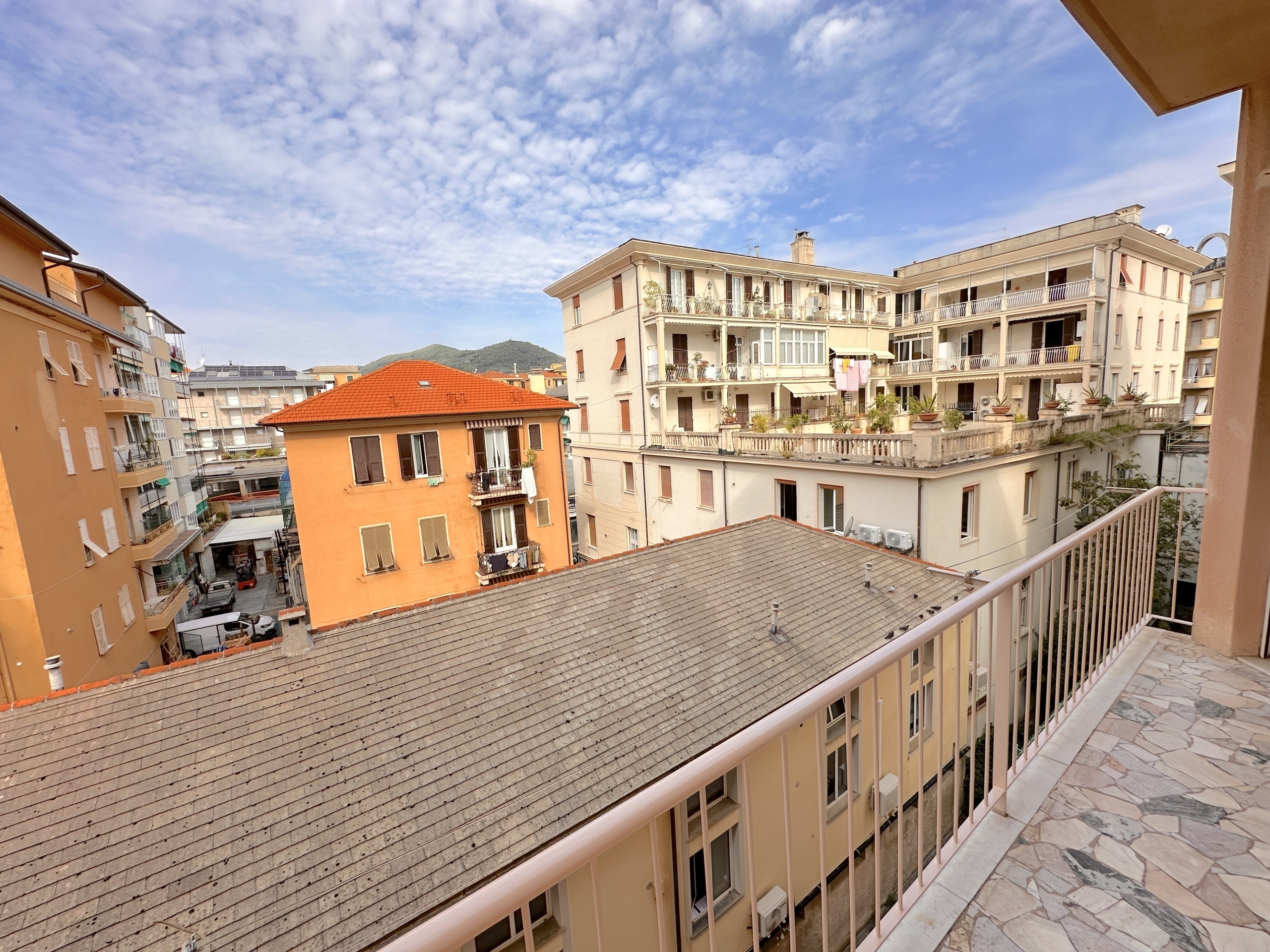Quadrilocale ristrutturato, Chiavari centro