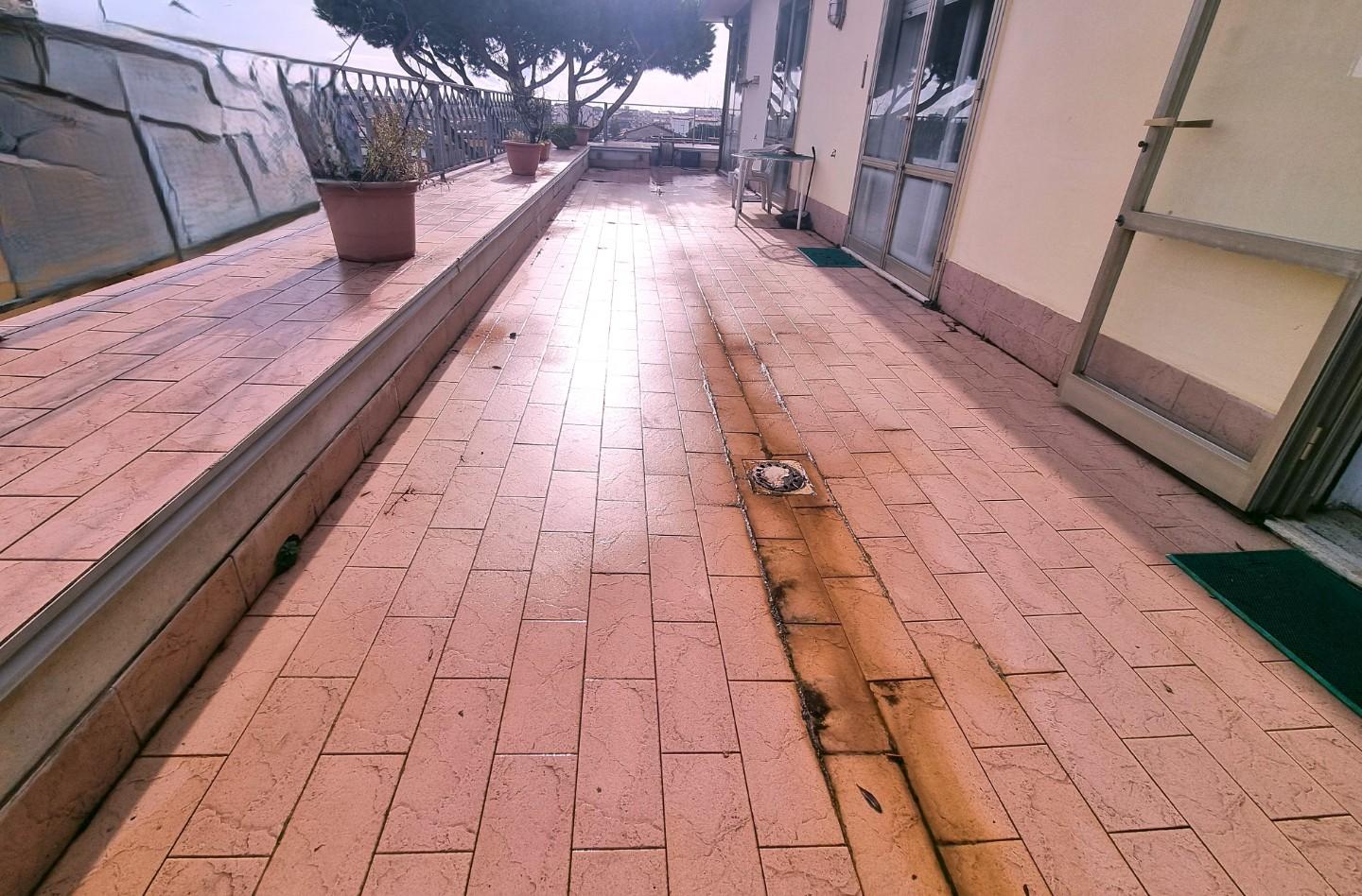 Attico con terrazzo a Viareggio