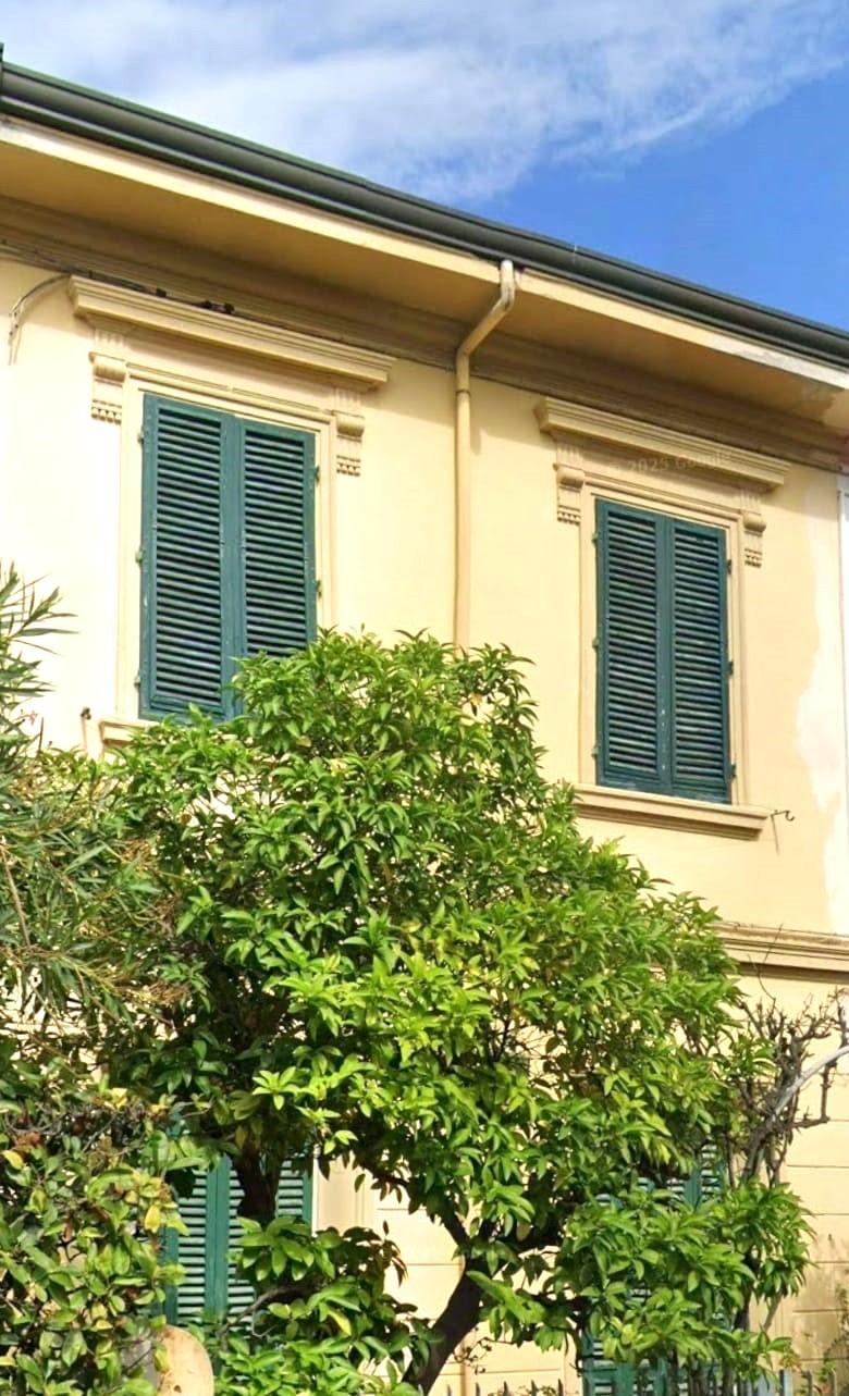casa indipendente in vendita a Viareggio in zona Marco Polo