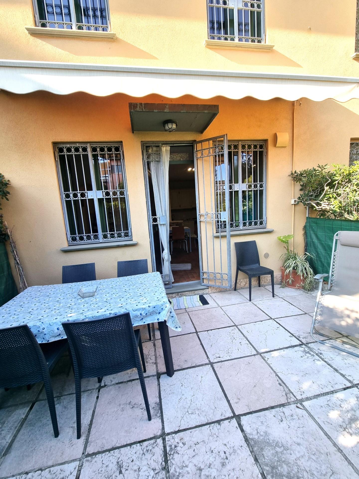 Villa arredata in affitto a Viareggio