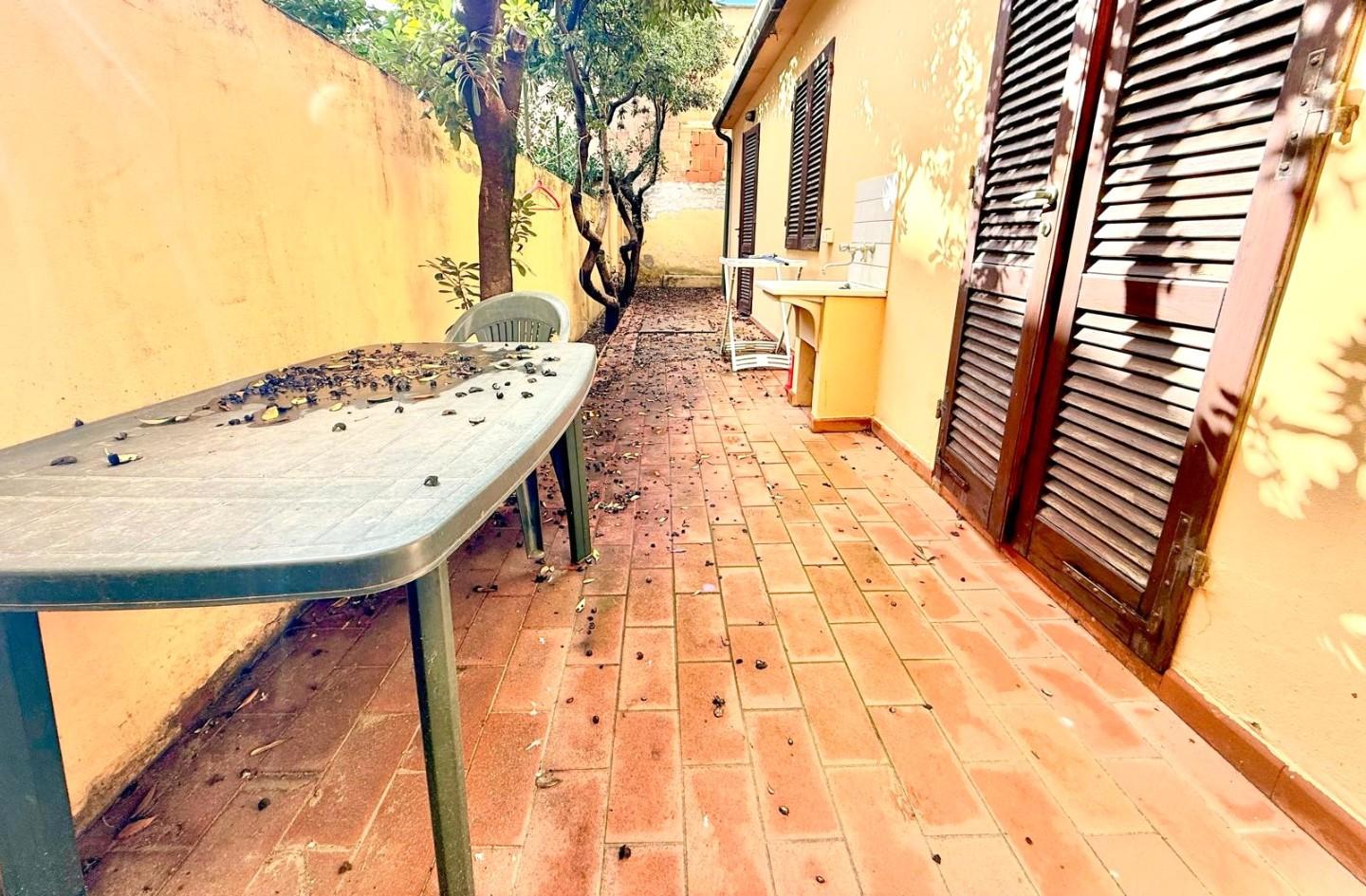 Trilocale con giardino, Camaiore lido di