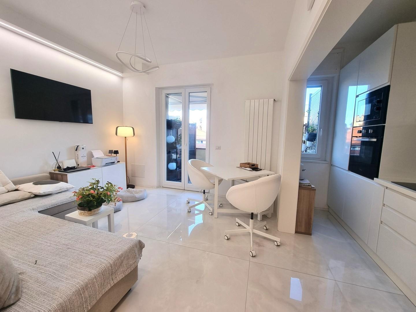 Trilocale in vendita, Viareggio centro mare