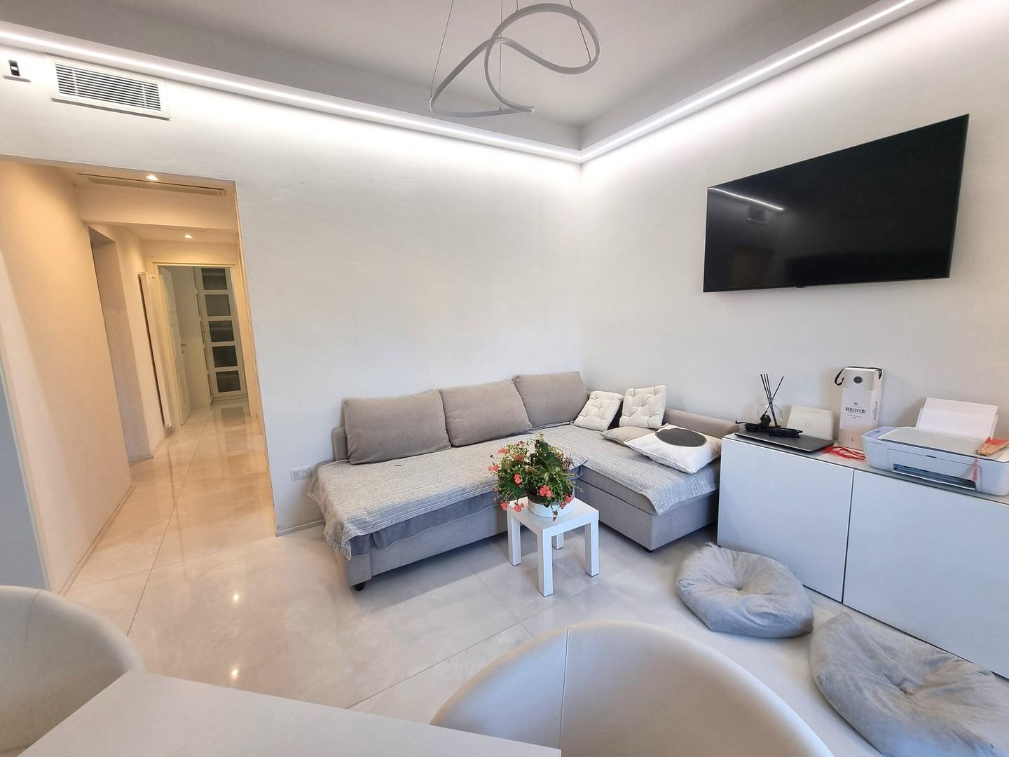 Trilocale in vendita, Viareggio centro mare