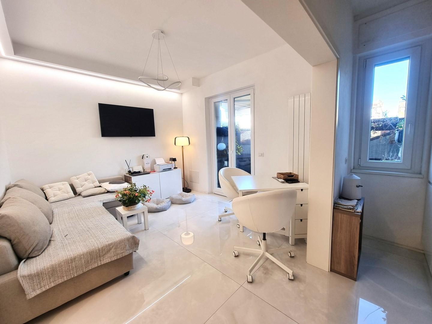 Trilocale in vendita, Viareggio centro mare