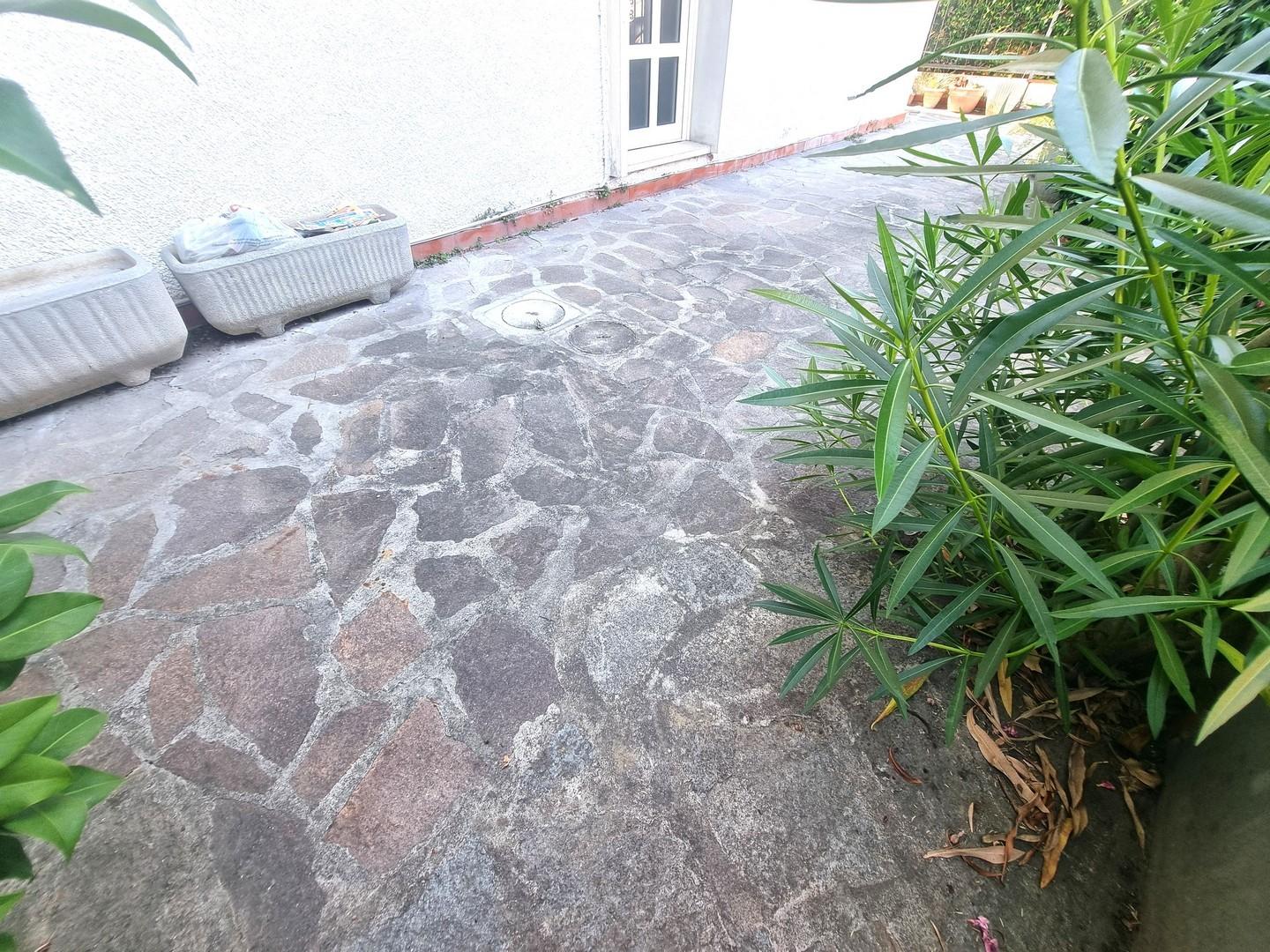 Villa Bifamiliare con giardino, Viareggio migliarina