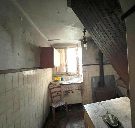 Casa indipendente da ristrutturare in via alla chiesa 6, Castiglione Chiavarese